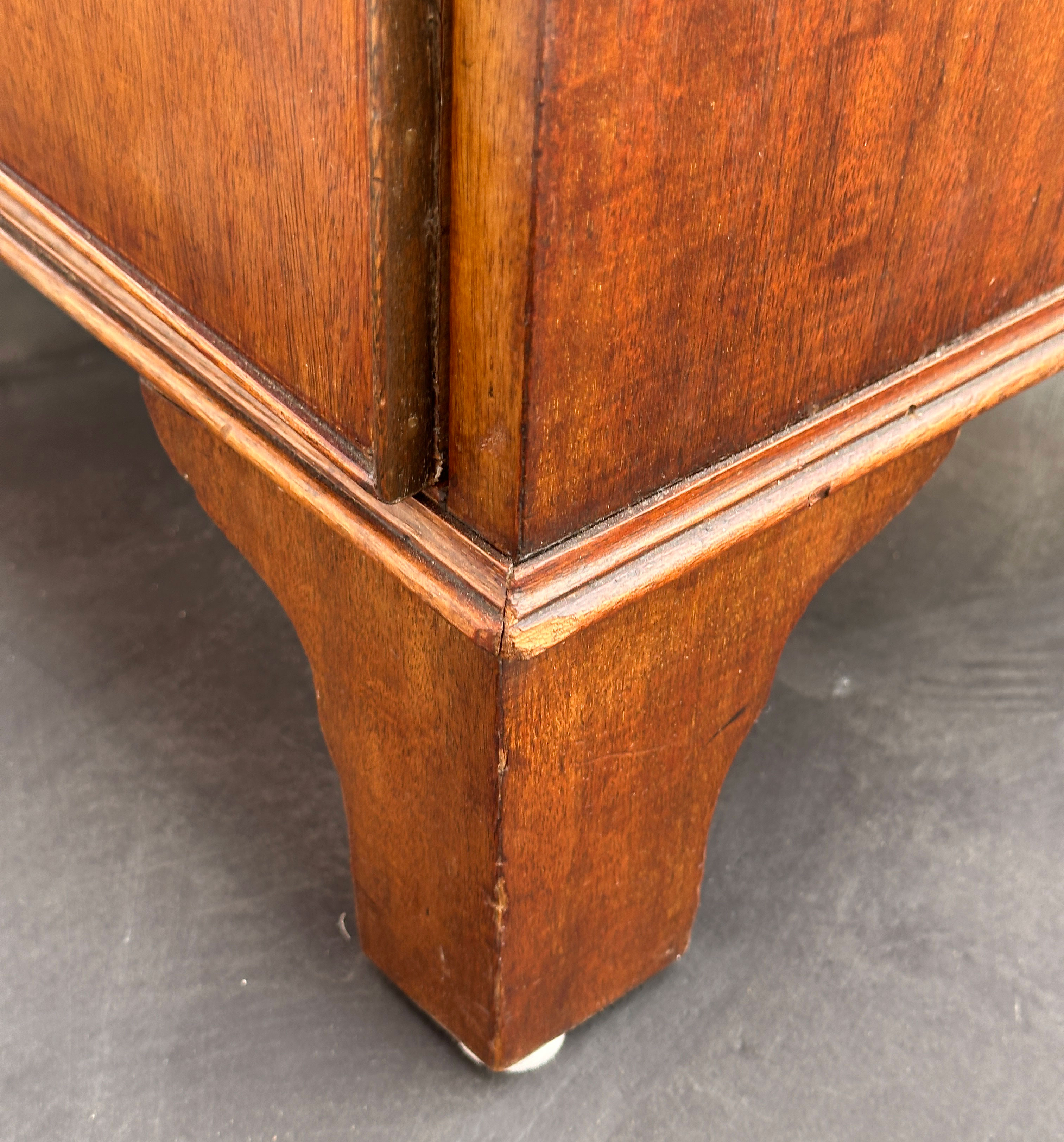 ff609_mahogany_bachelor_chest_3_drawers_13