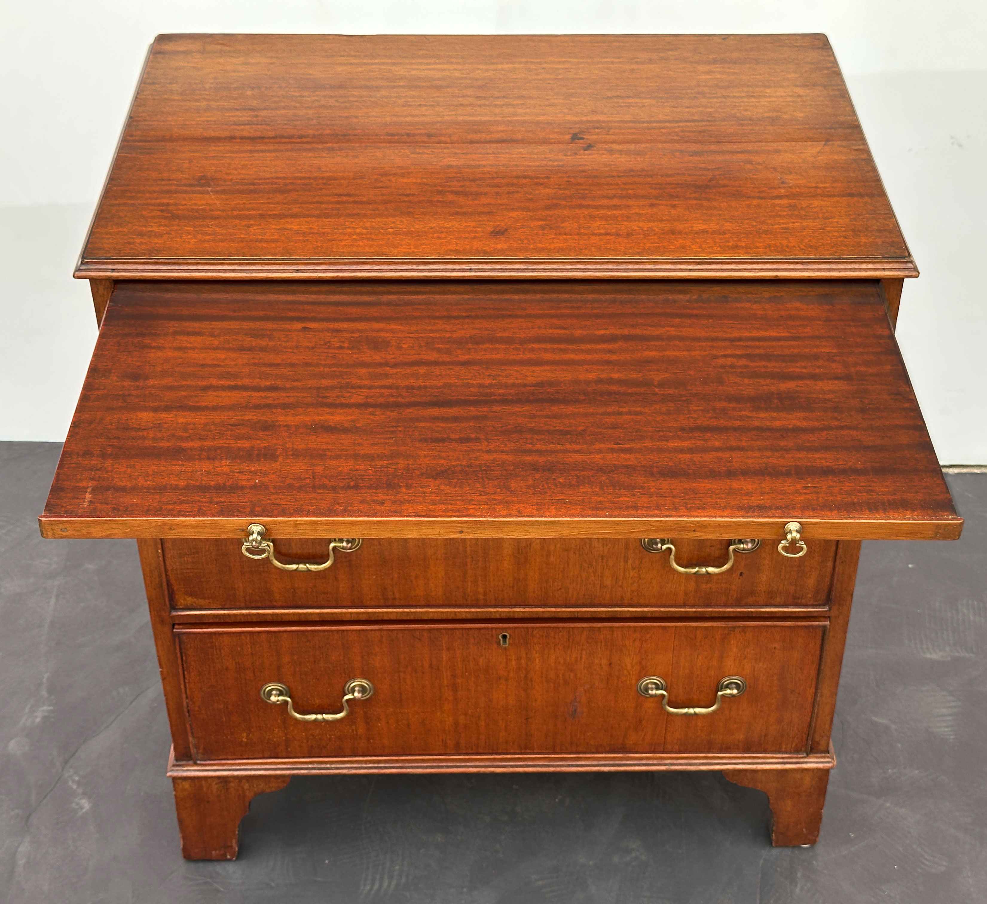 ff609_mahogany_bachelor_chest_3_drawers_6