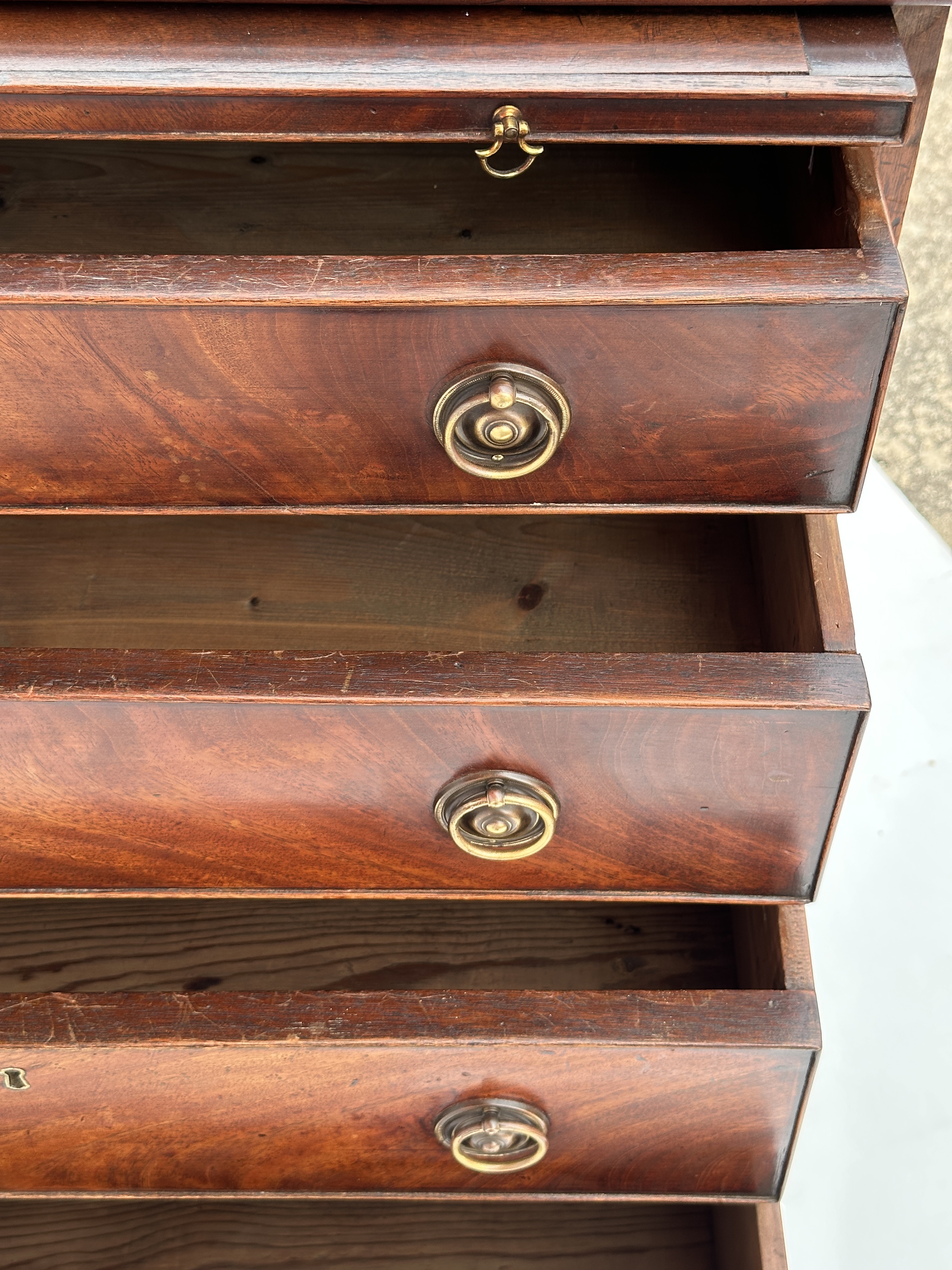 ff652_bachelors_chest_13