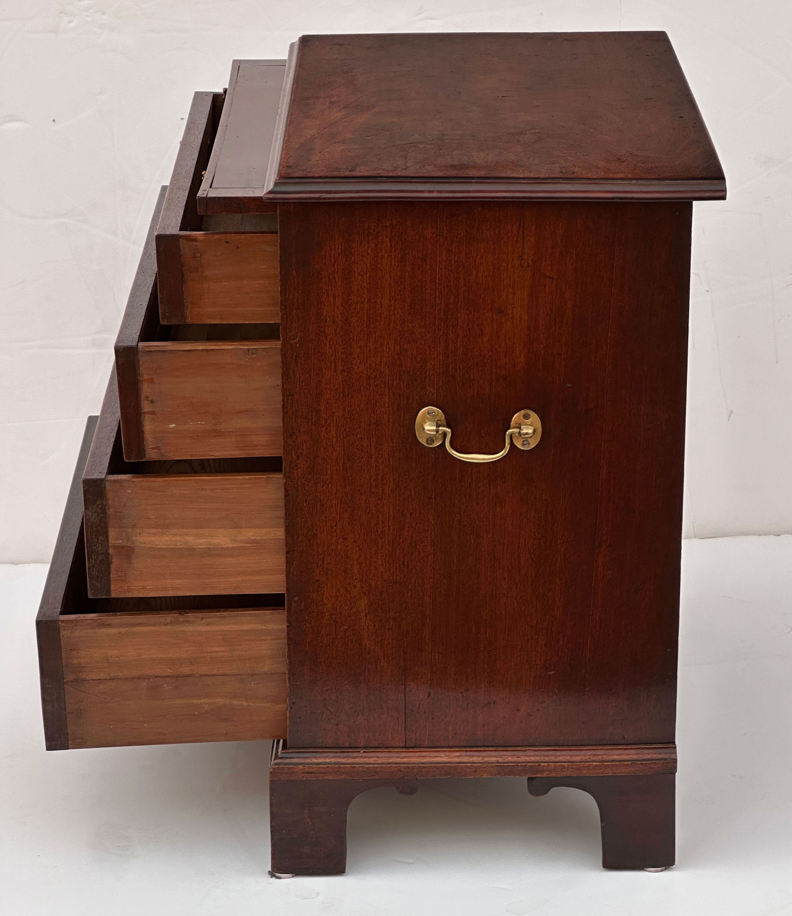 ff652_bachelors_chest_7