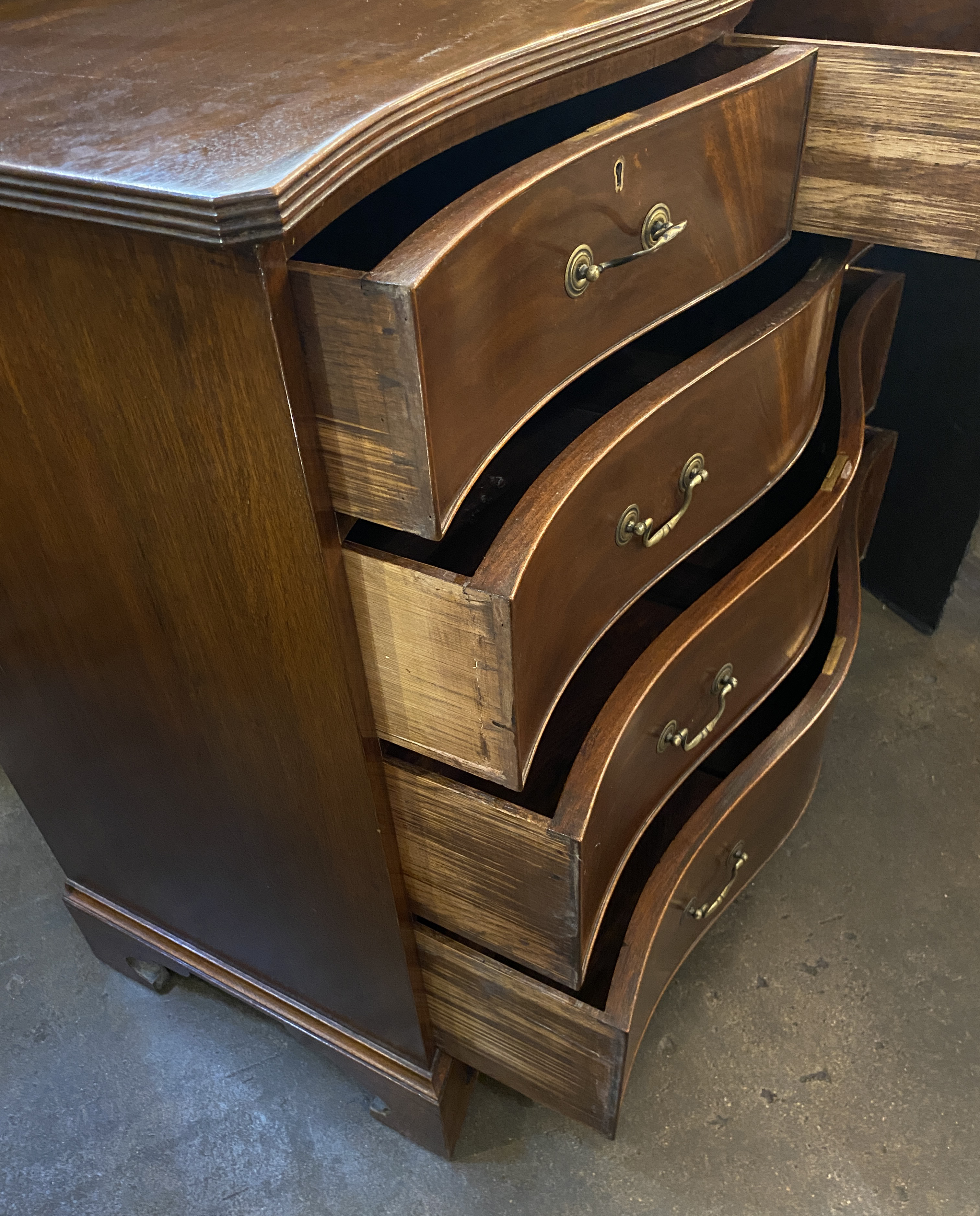 ff672_serpentine_chest_27