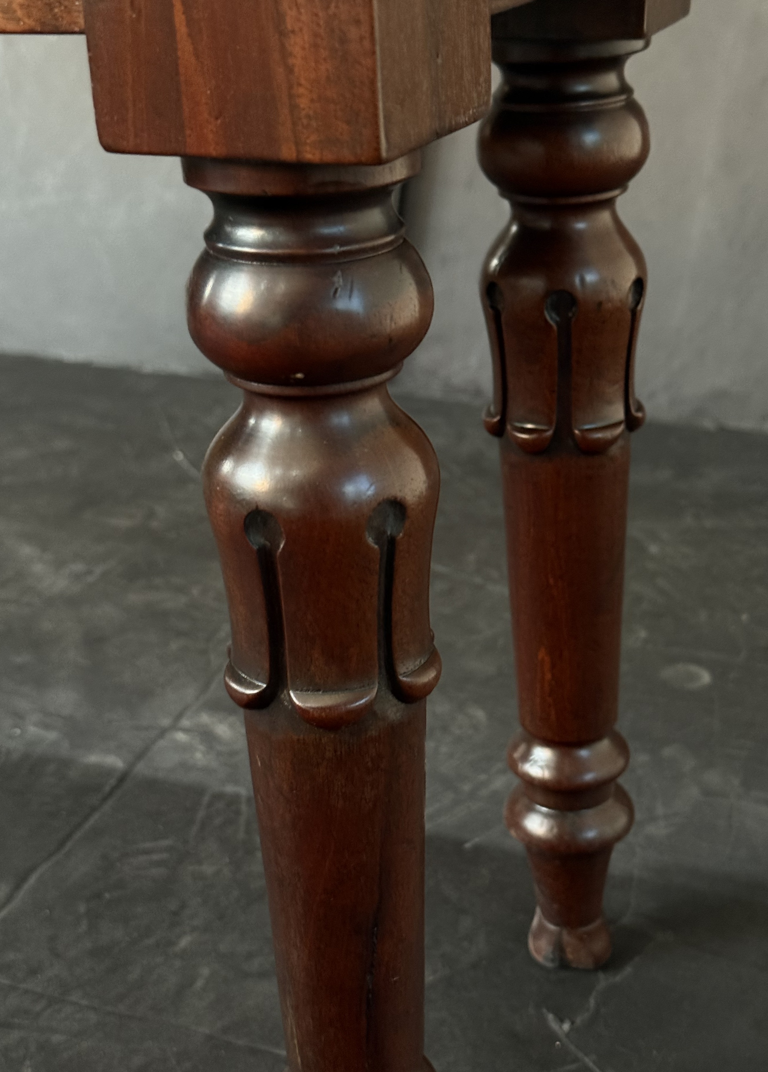 gg009_mahogany_hall_bench_11_copy