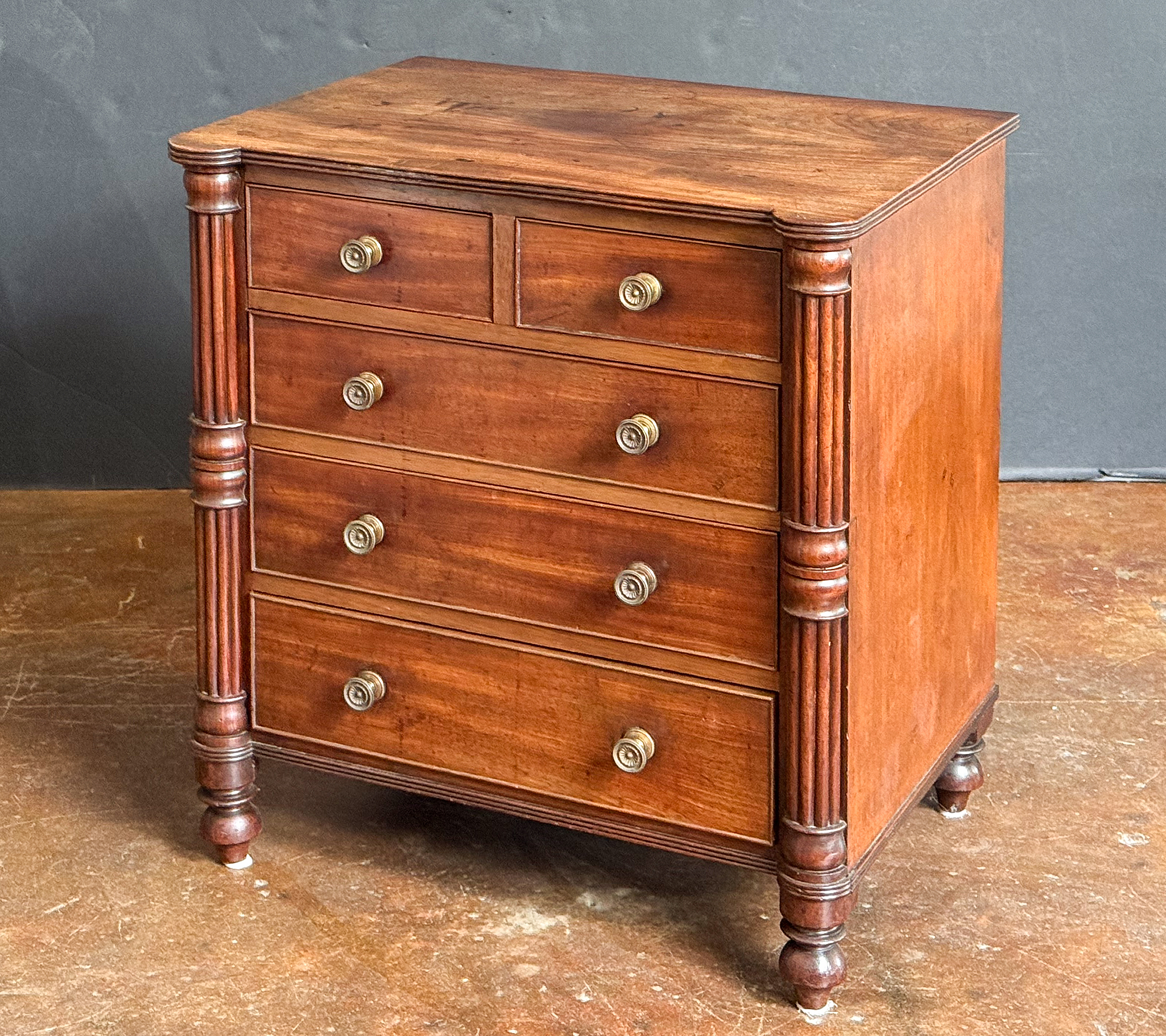 gg010_mahogany_commode_001_l_e_a_d