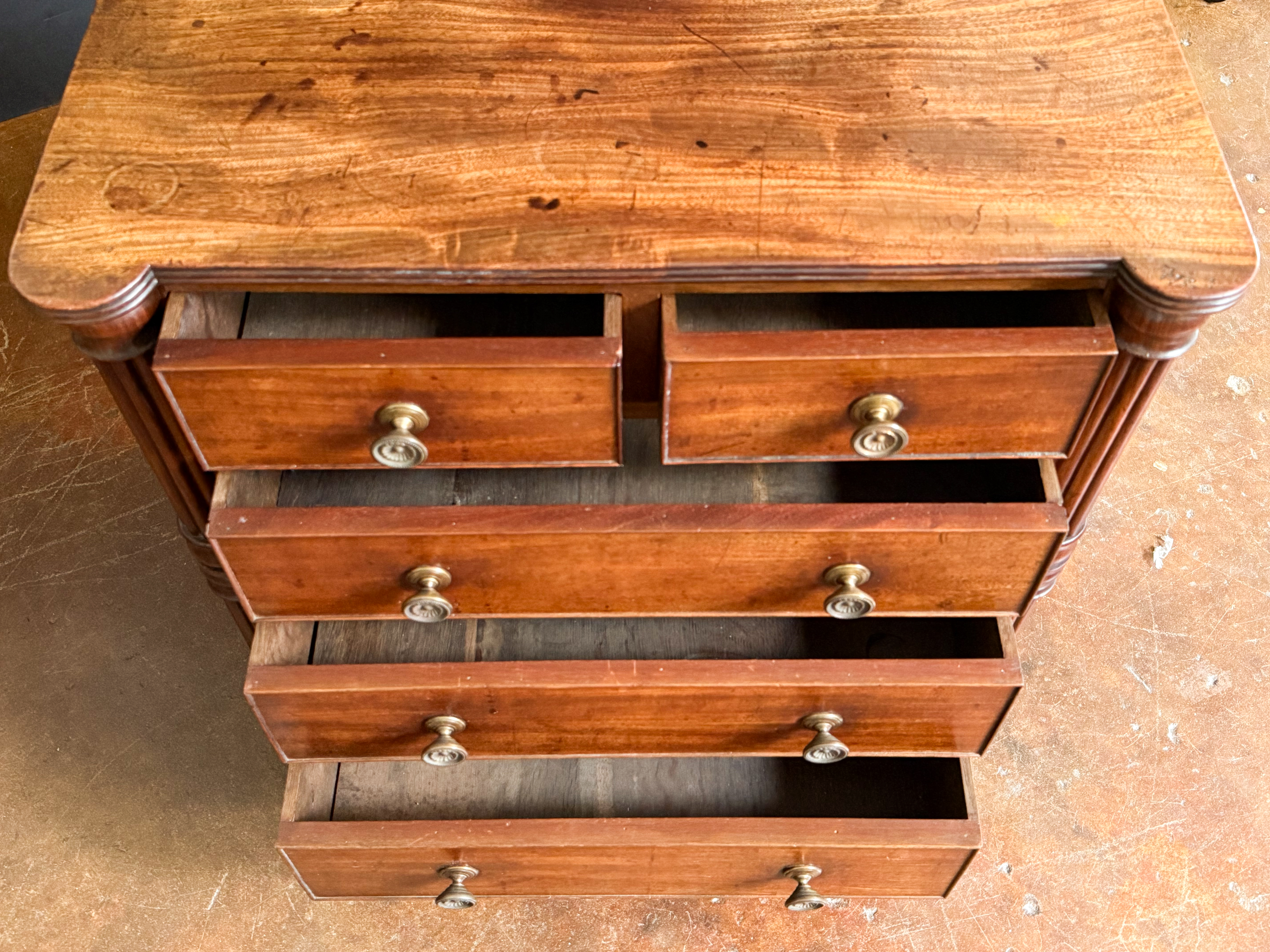 gg010_mahogany_commode_003