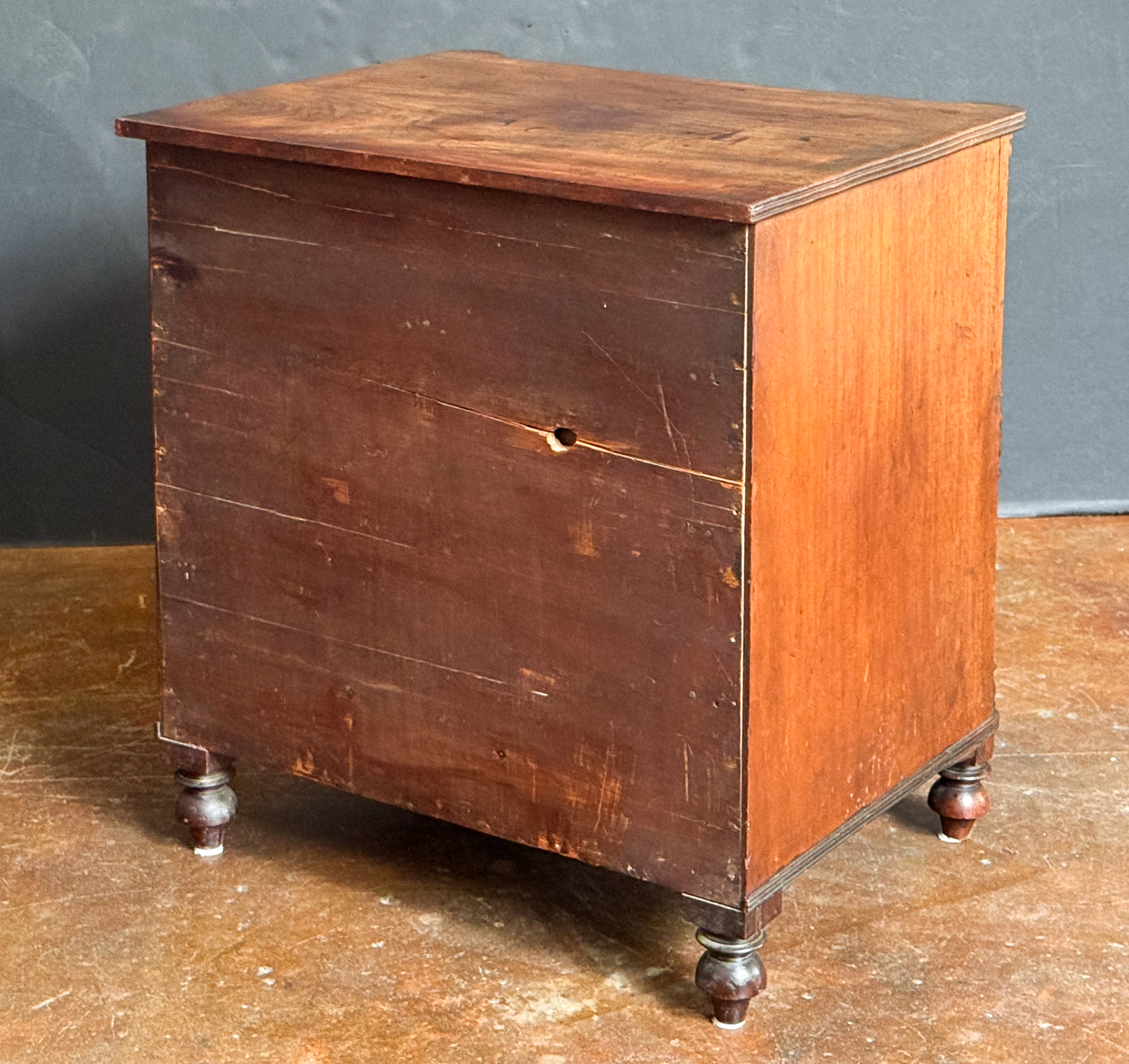 gg010_mahogany_commode_007