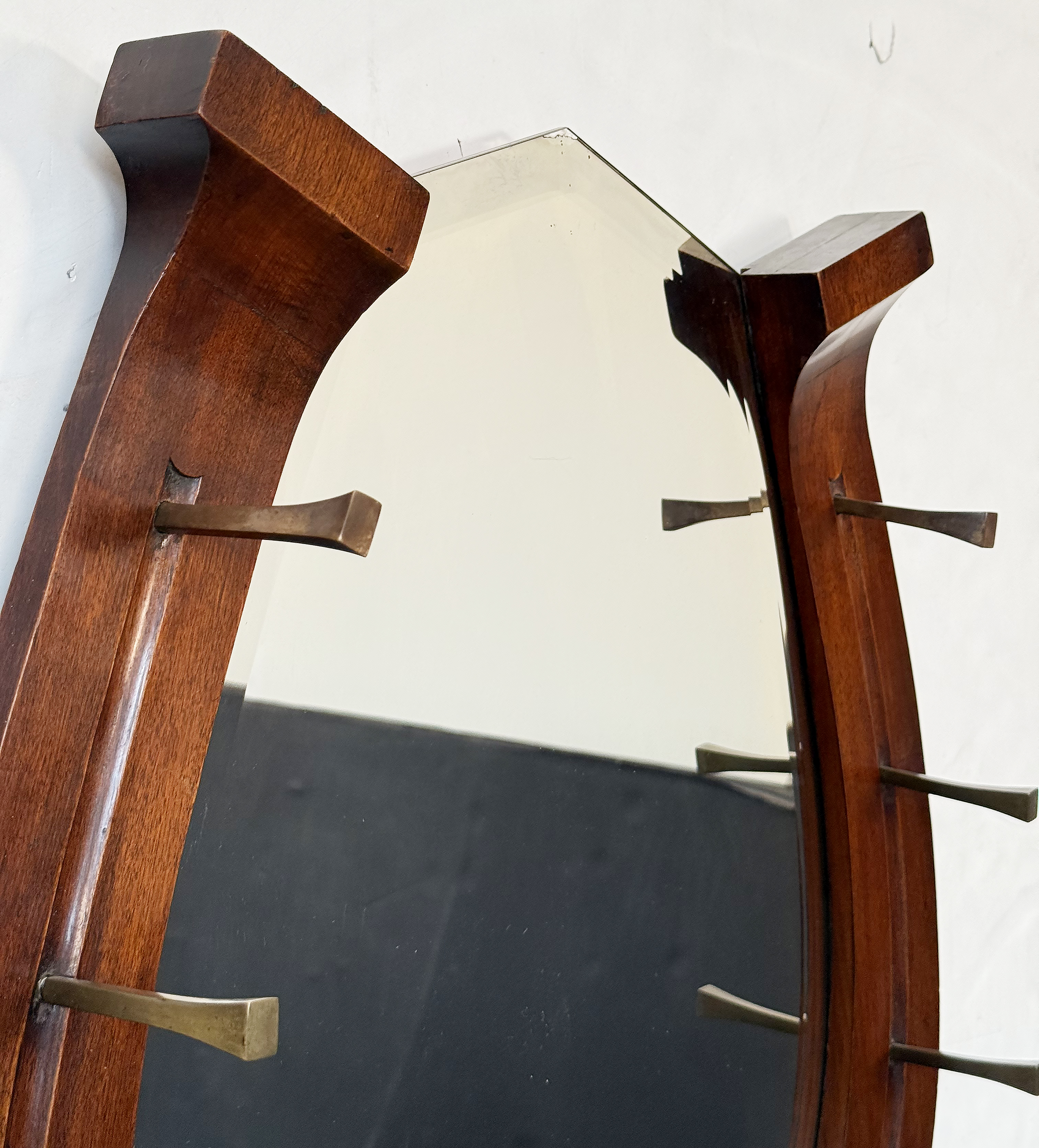 gg043_large_horseshoe_mirror_005