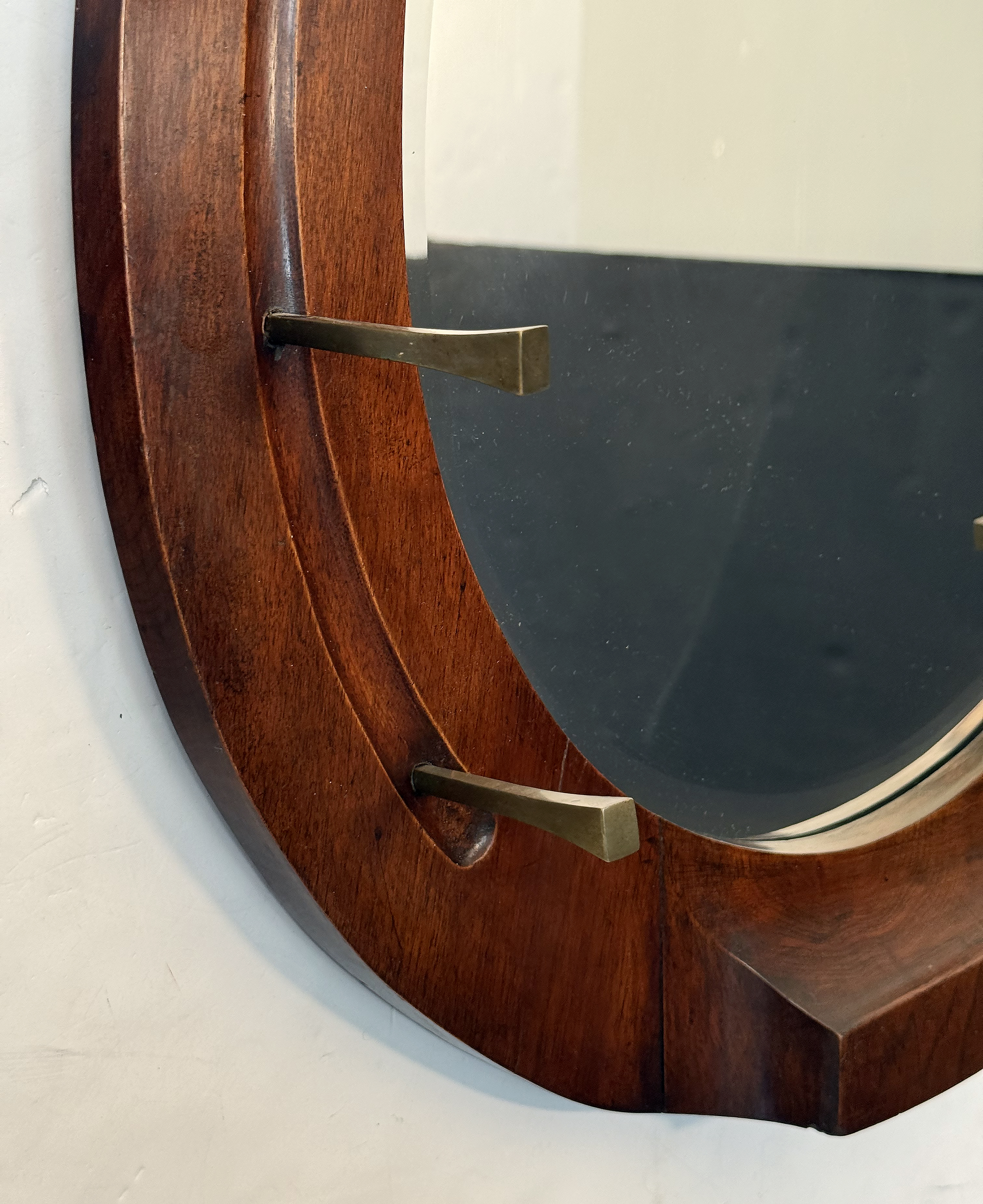 gg043_large_horseshoe_mirror_006
