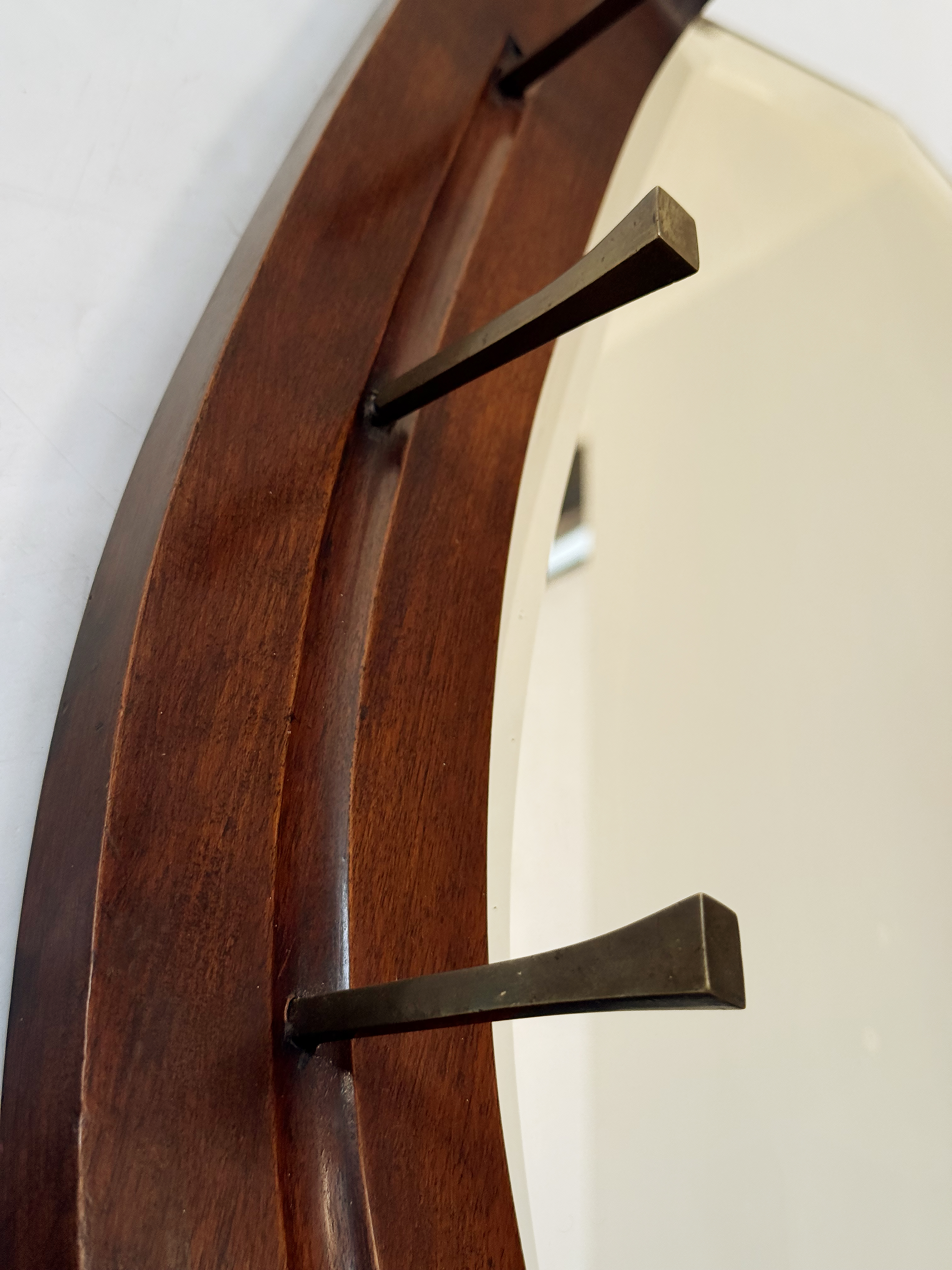 gg043_large_horseshoe_mirror_007