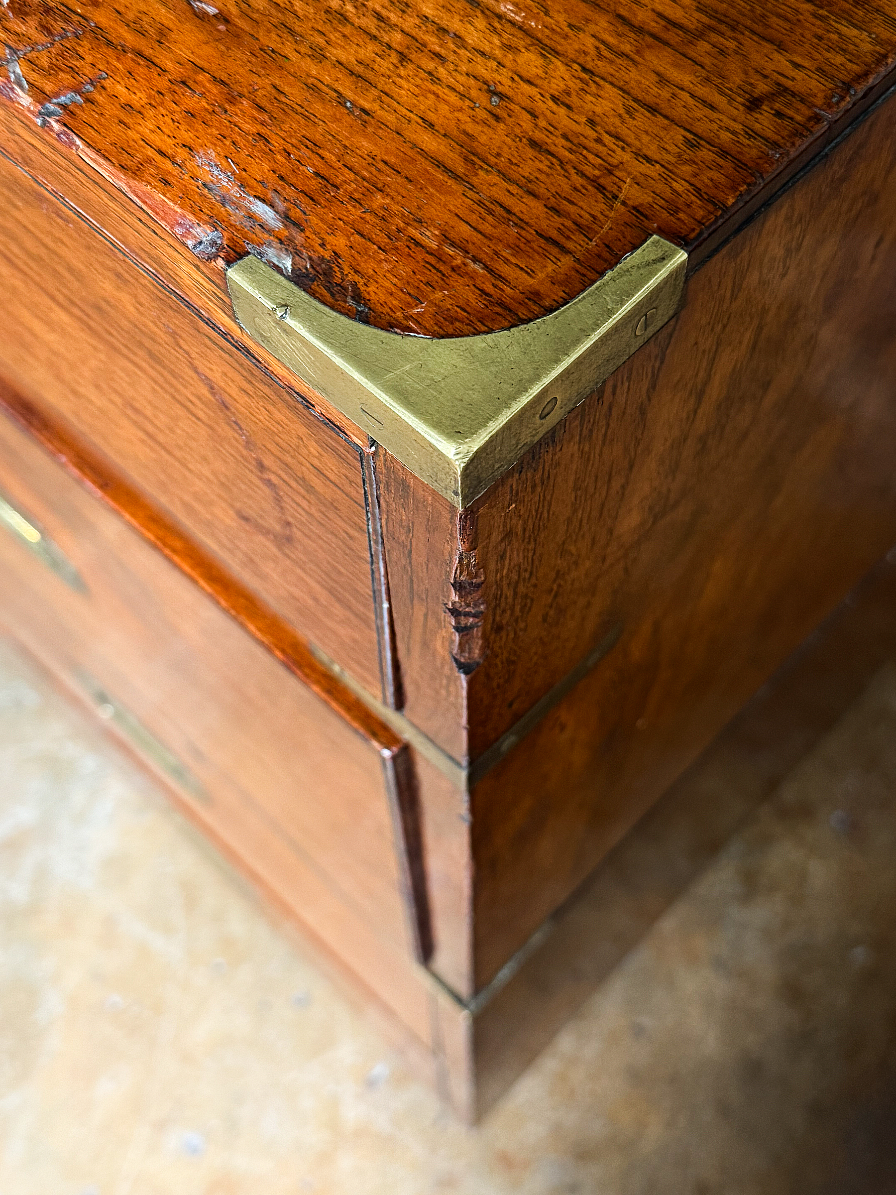 gg046_military_campaign_chest_10