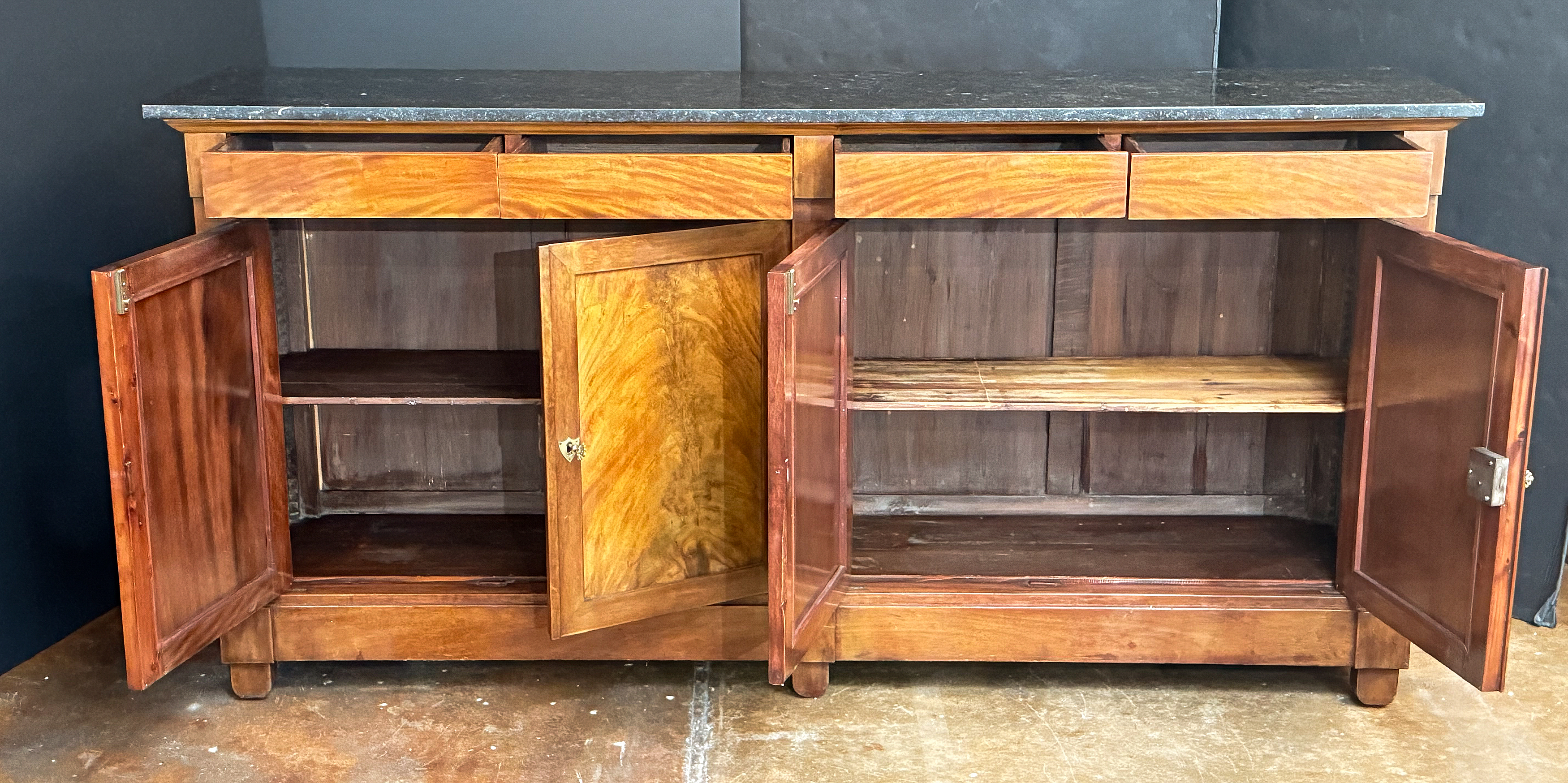 gg081_long_enfilade_04