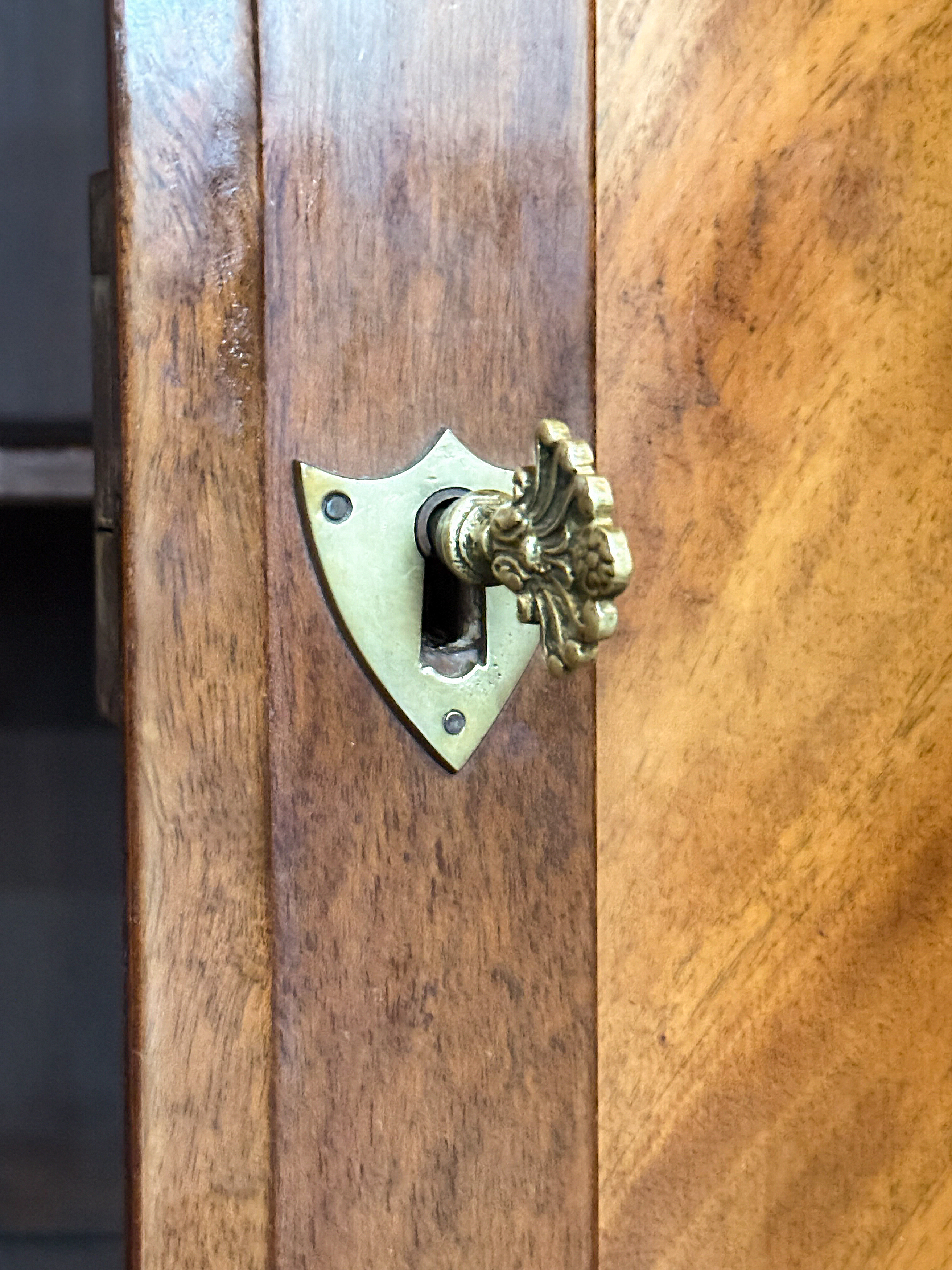 gg081_long_enfilade_07