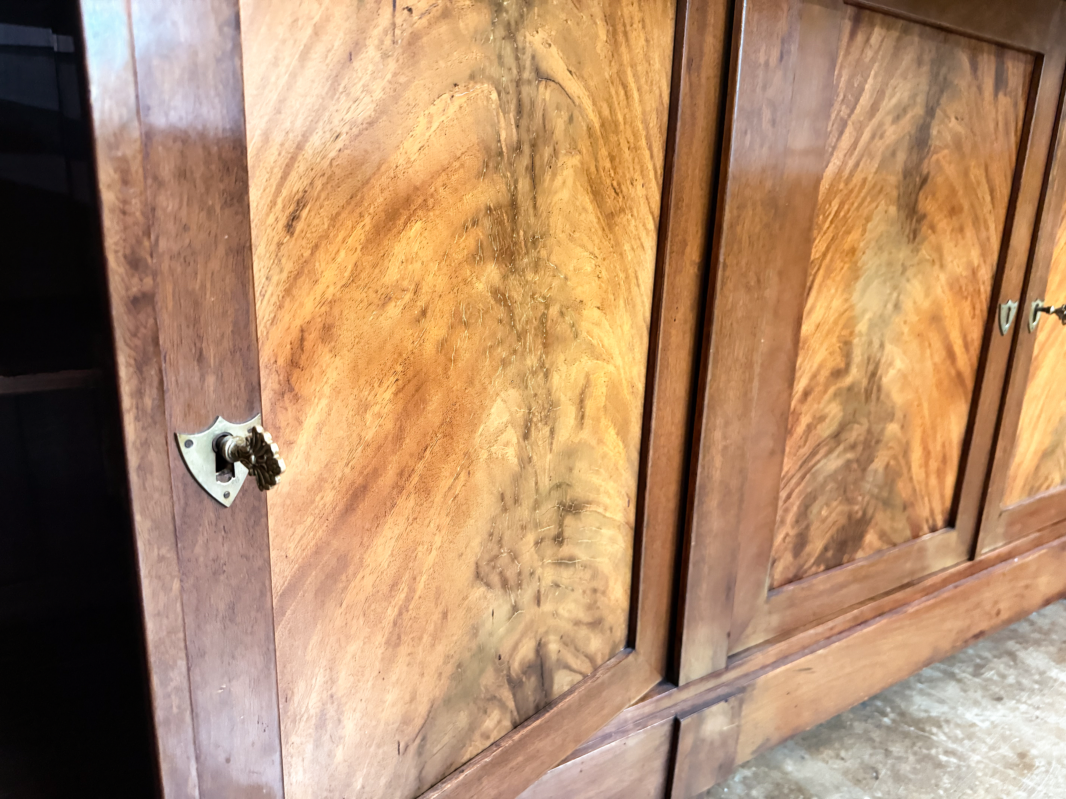 gg081_long_enfilade_12