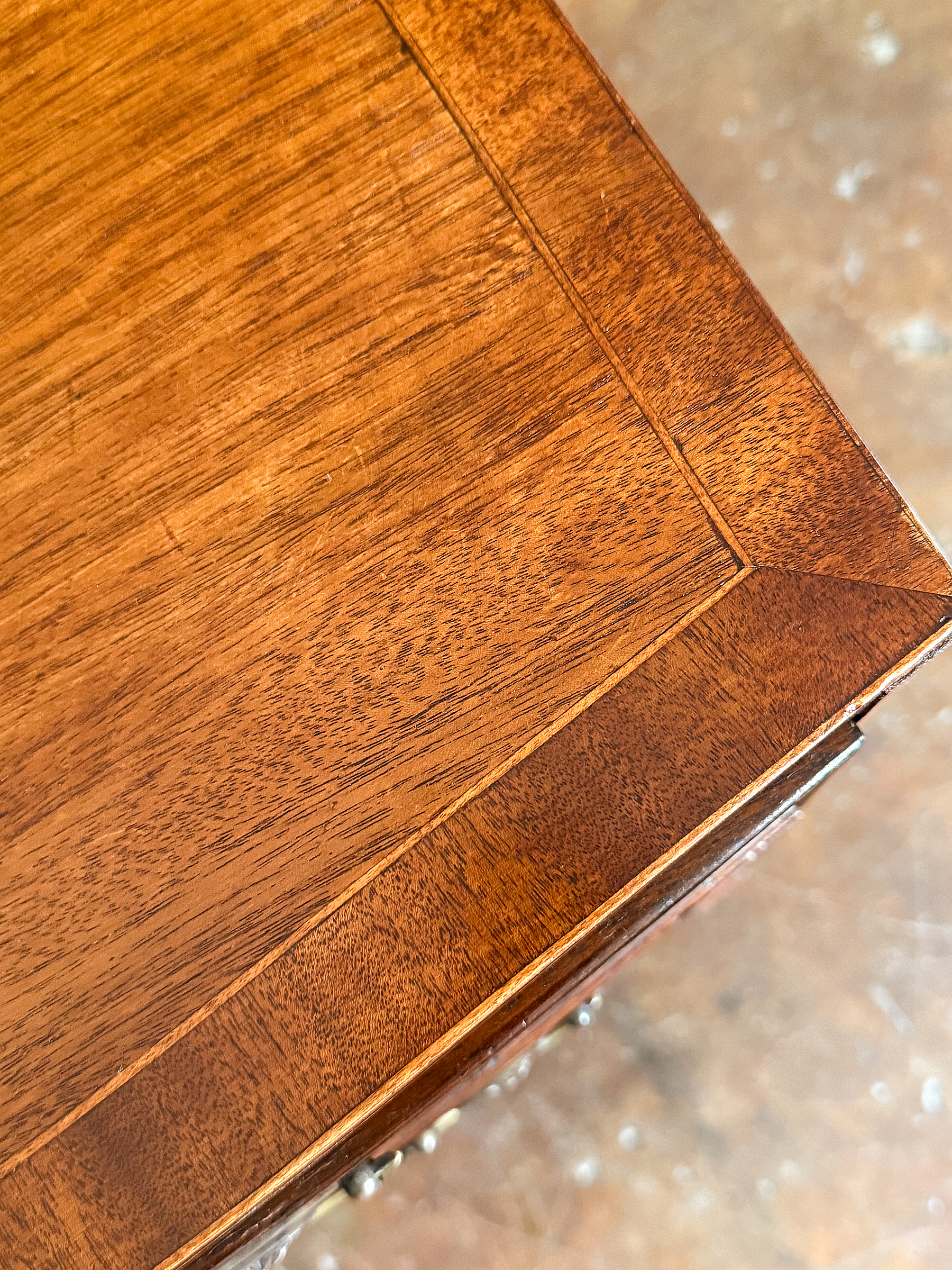 gg096_bow_fronted_chest_09