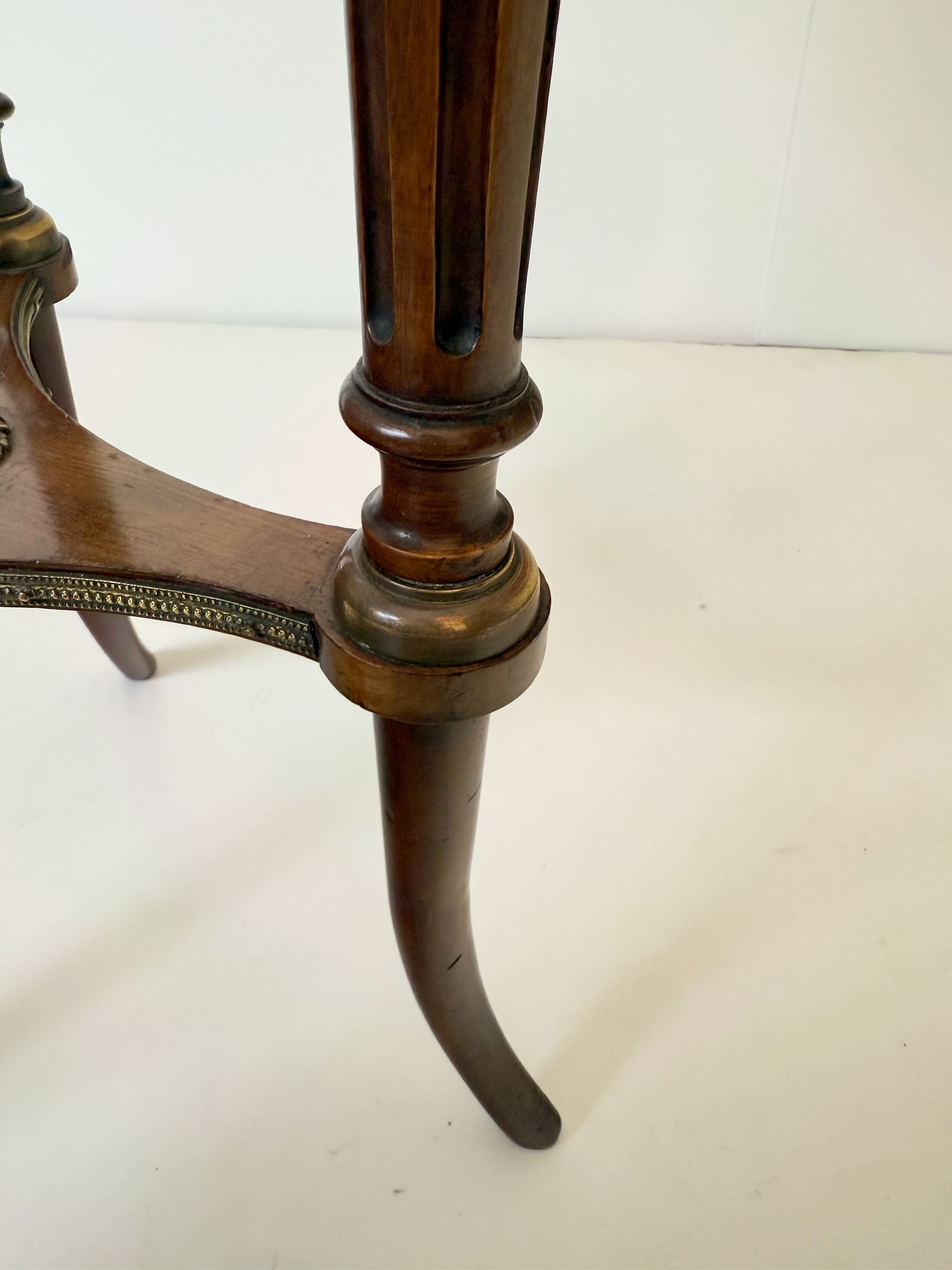 gg162_french_walnut_stand_24
