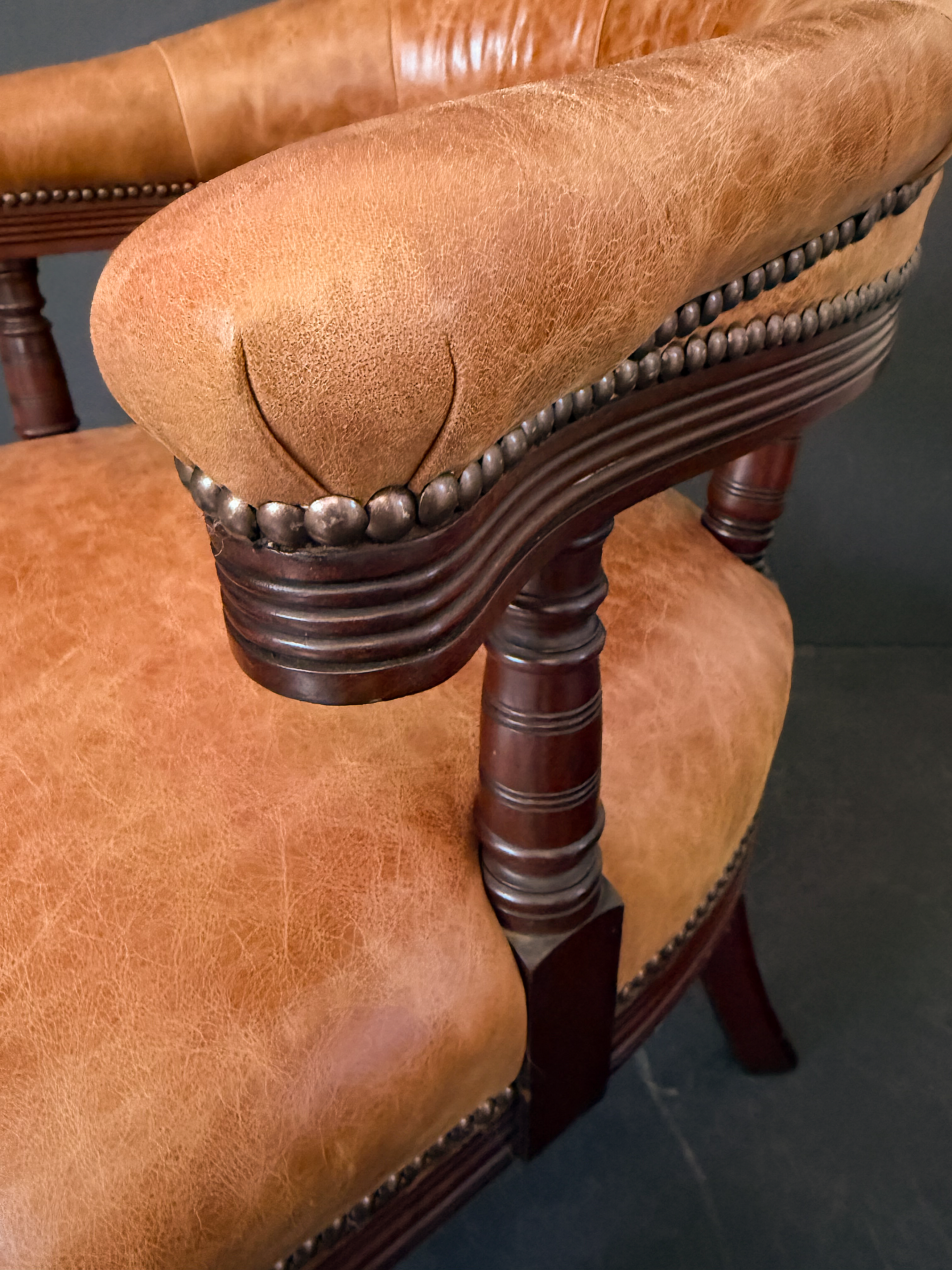 gg177_leather_arm_chair_05