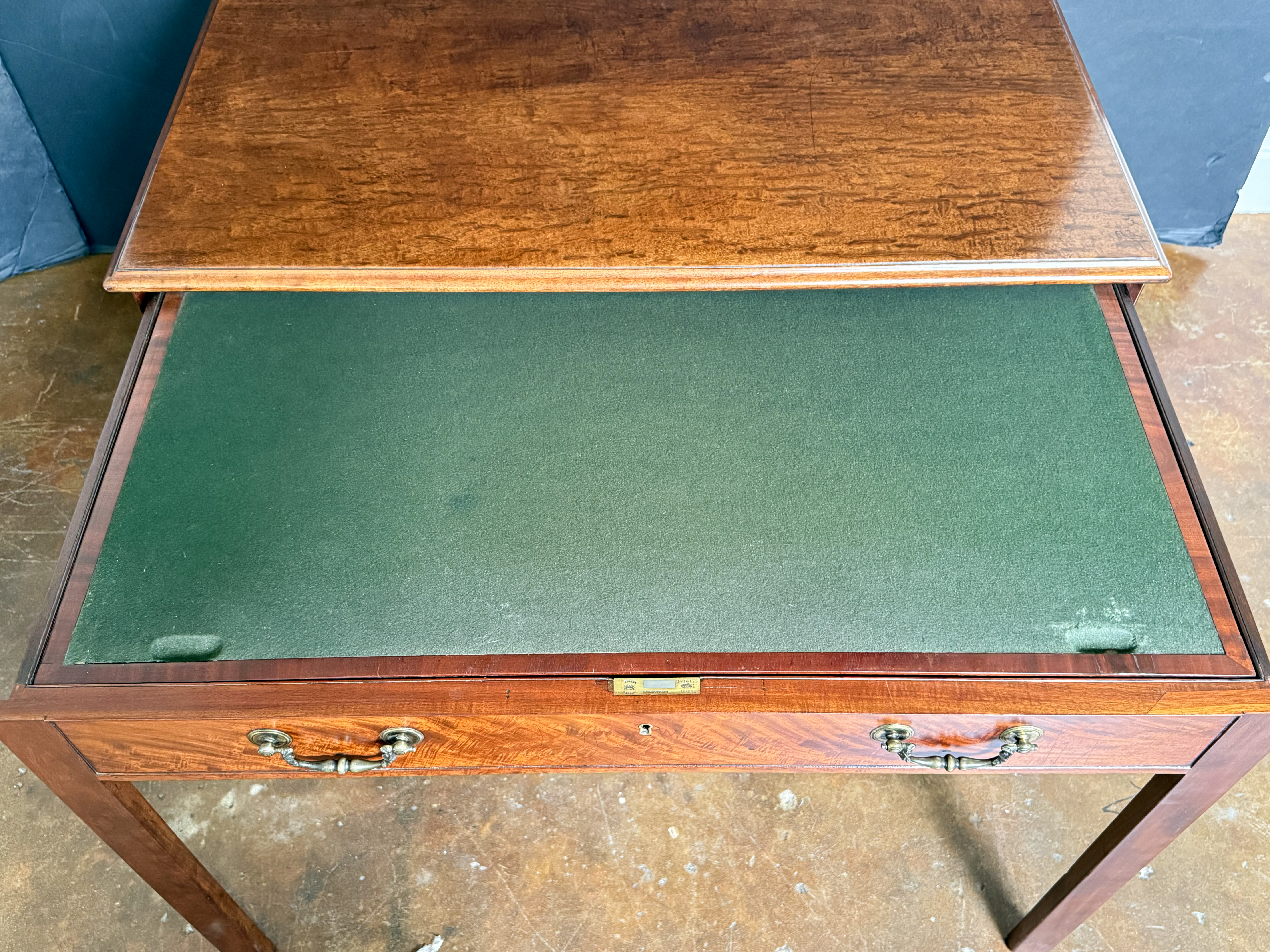 gg183_writing_desk_007_1486387604