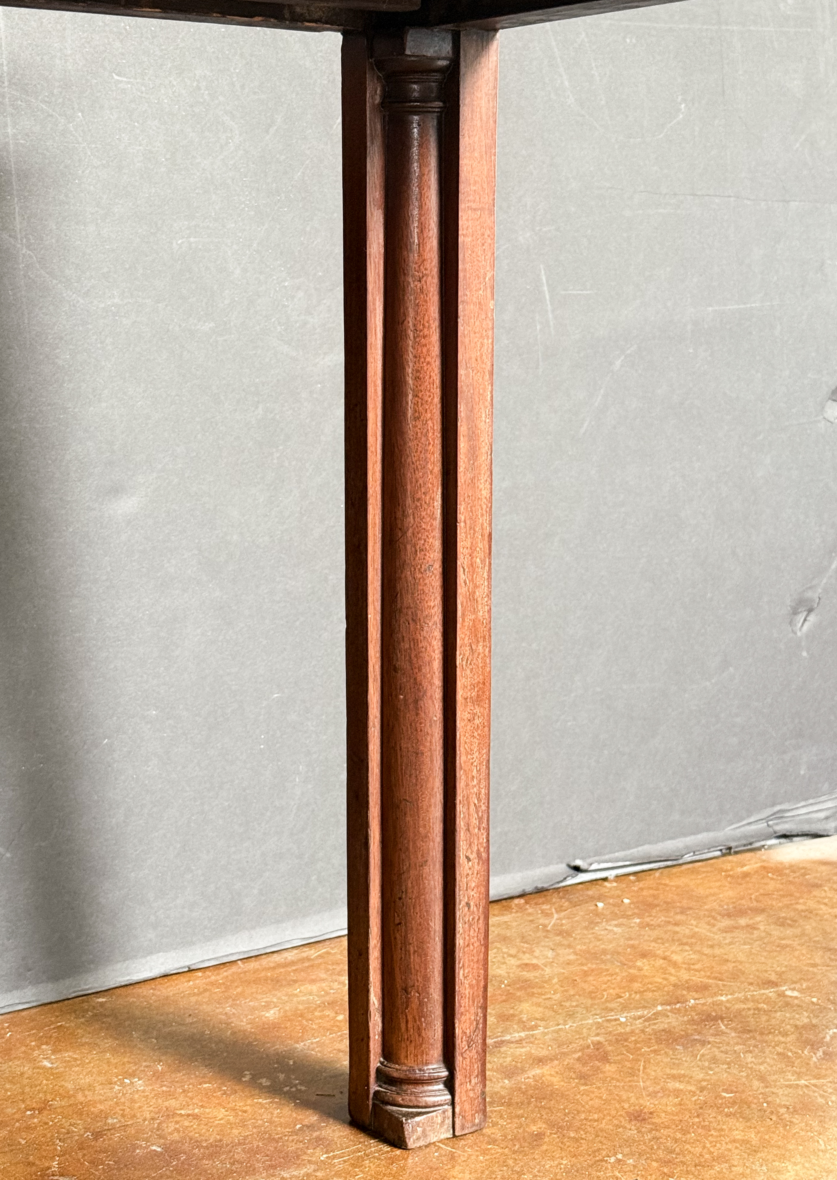 gg183_writing_desk_010_2108247047