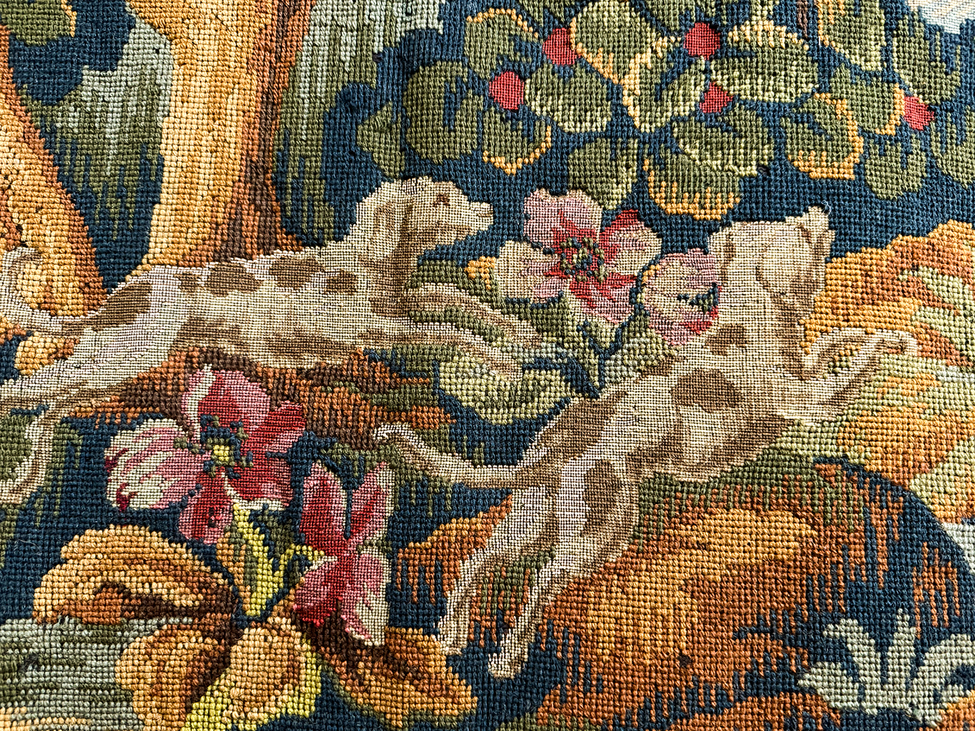 gg190_tapestry_007b