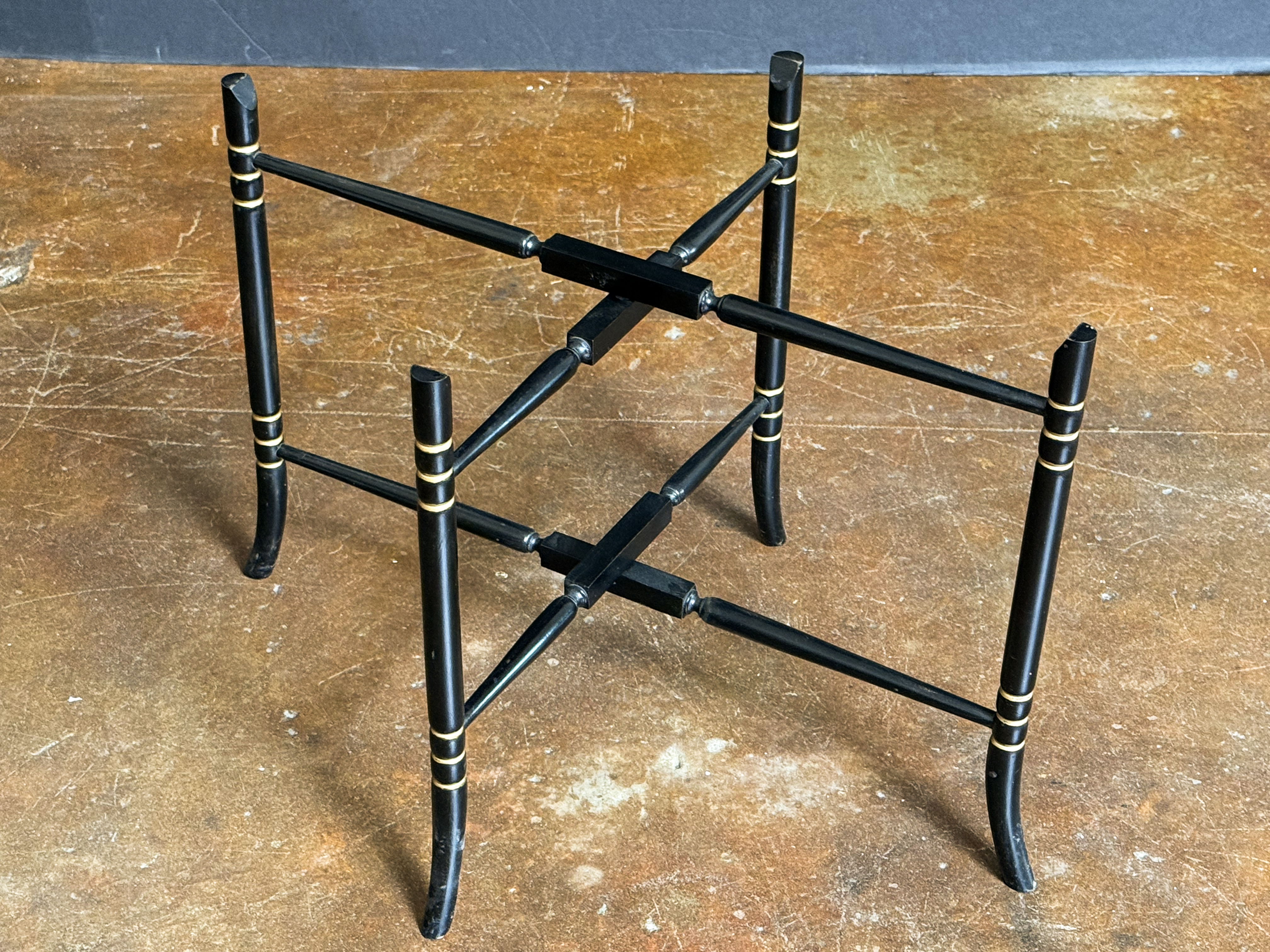 gg191_large_tray_on_stand_006