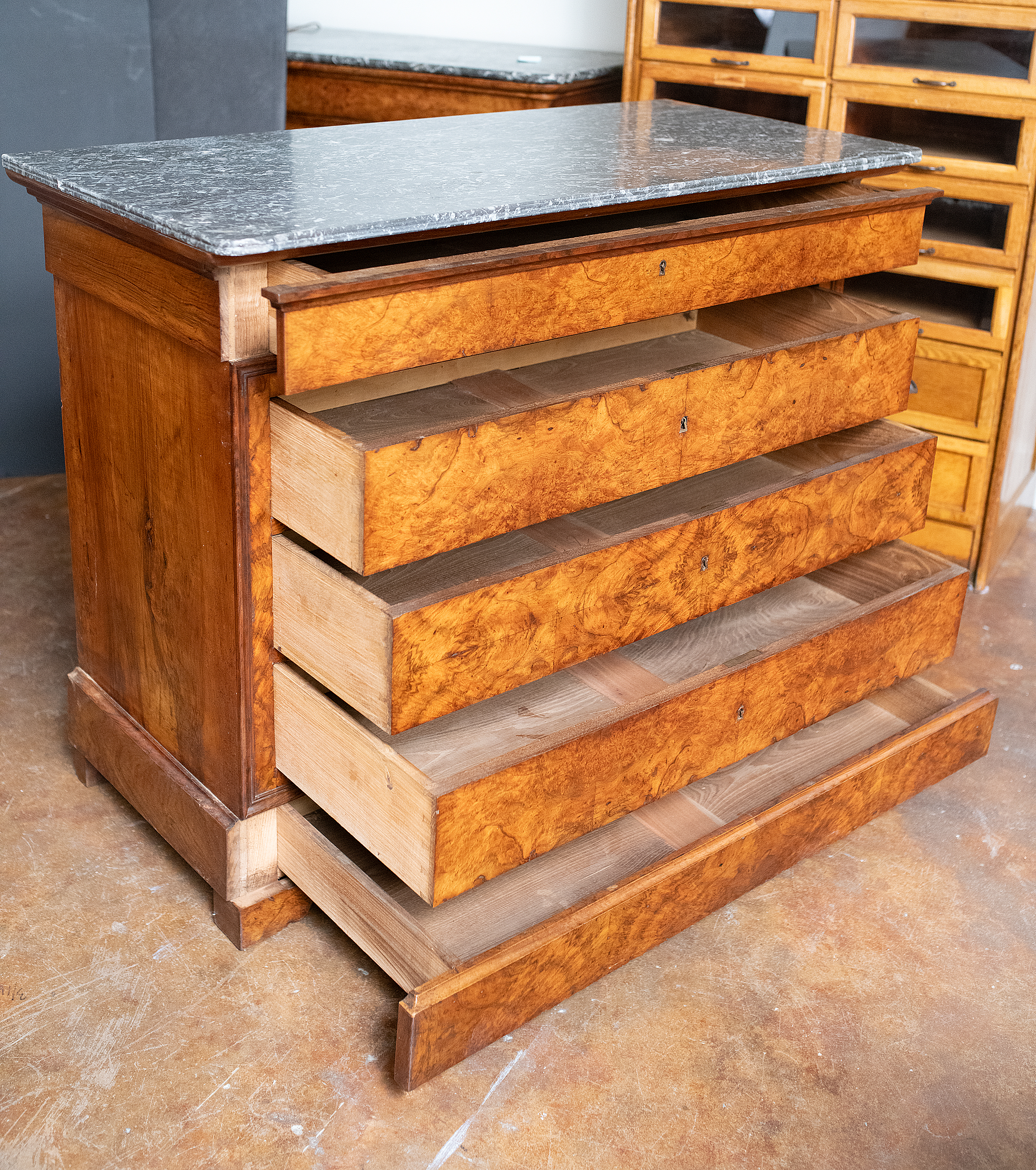 gg197_walnut_commode_w_marble_top_05_1159117245