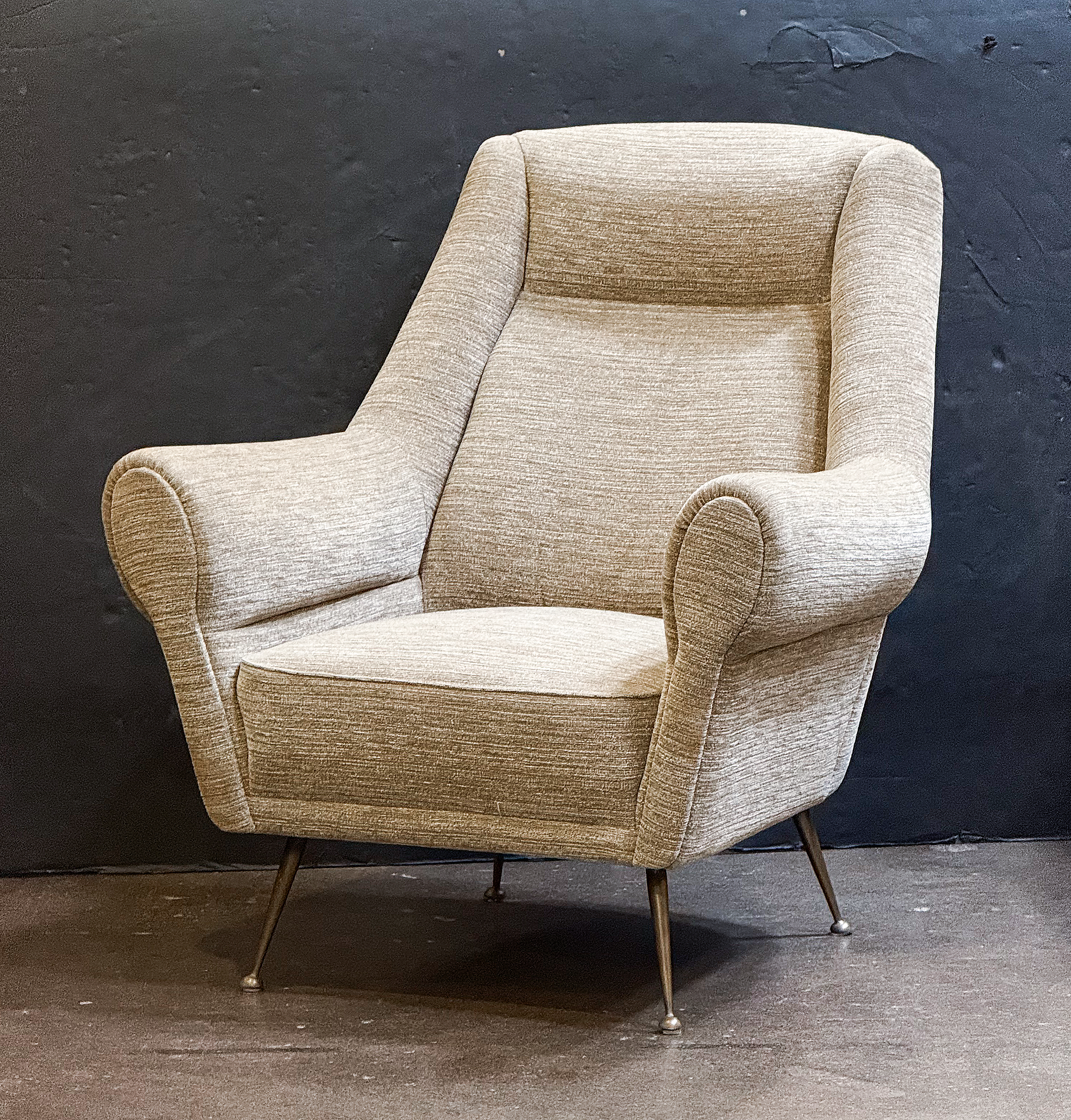 gg206a_italian_upholstered_armchair_01