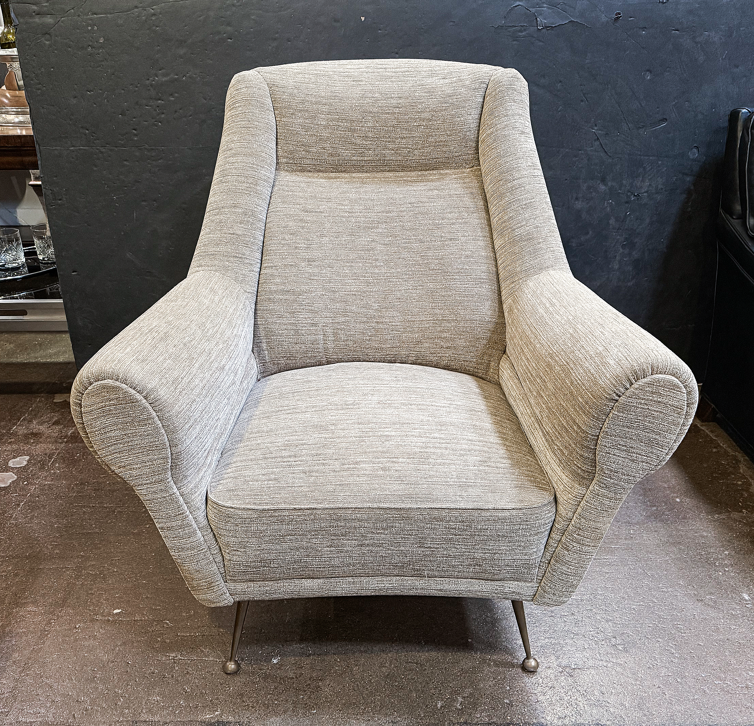 gg206a_italian_upholstered_armchair_03