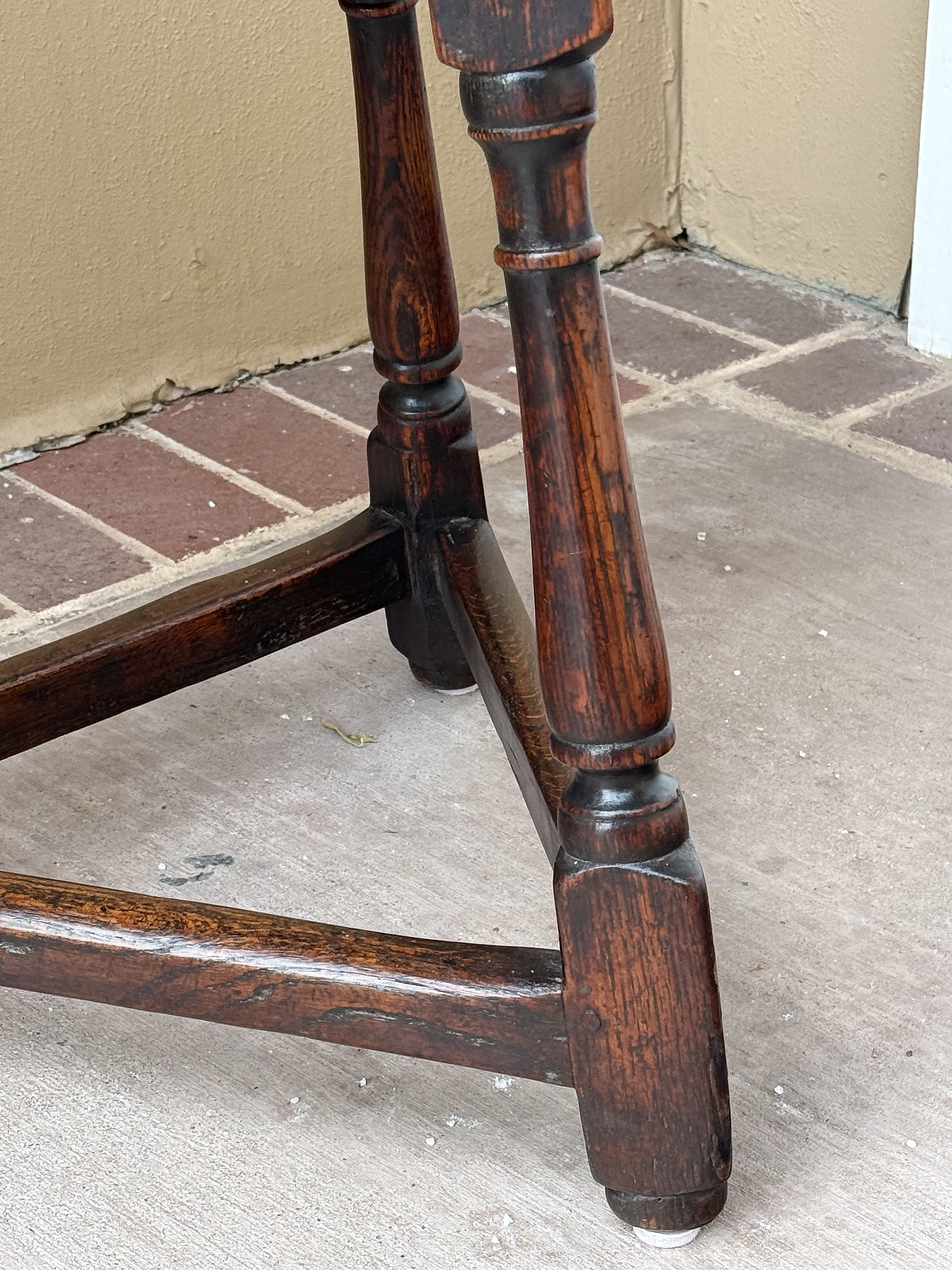 gg223_small_cricket_table_of_oak_007_277075242