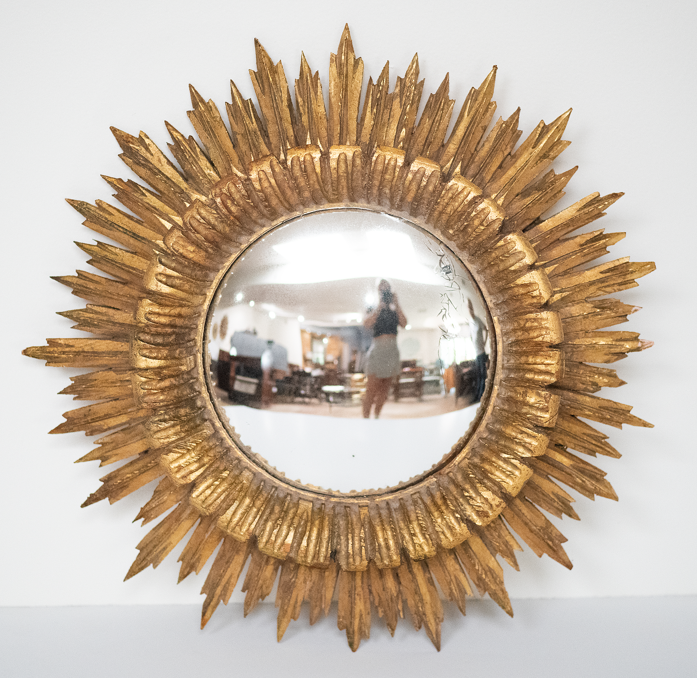 gg232_sunburst_mirror_01_l_e_a_d