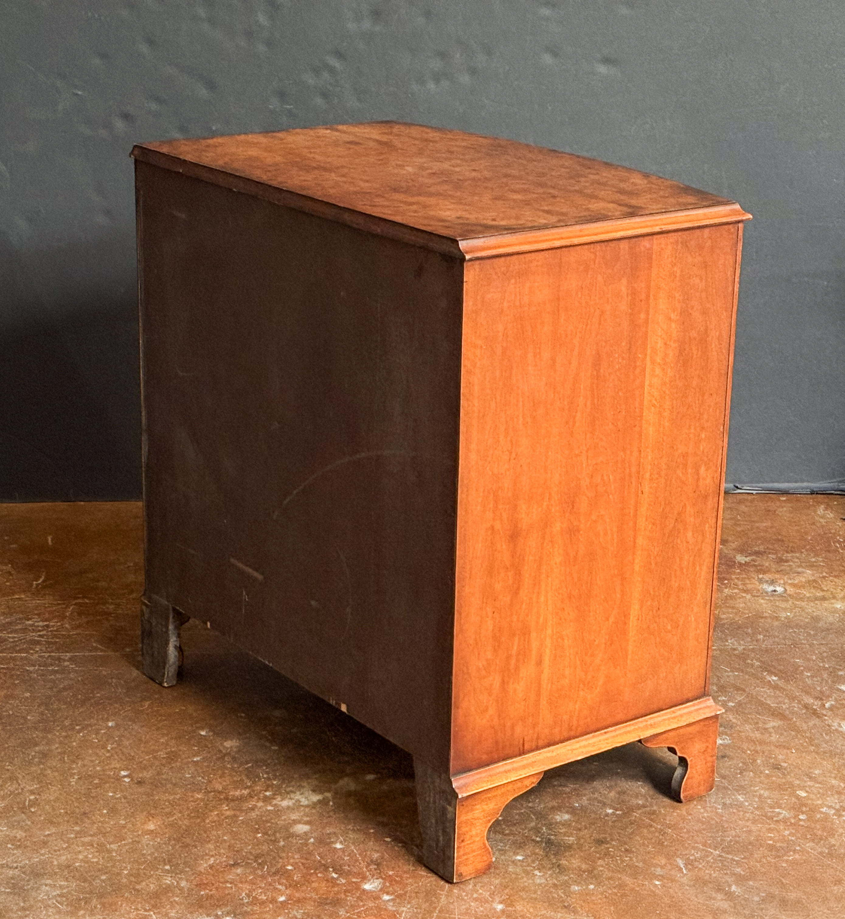 gg240_bow_front_chest_009