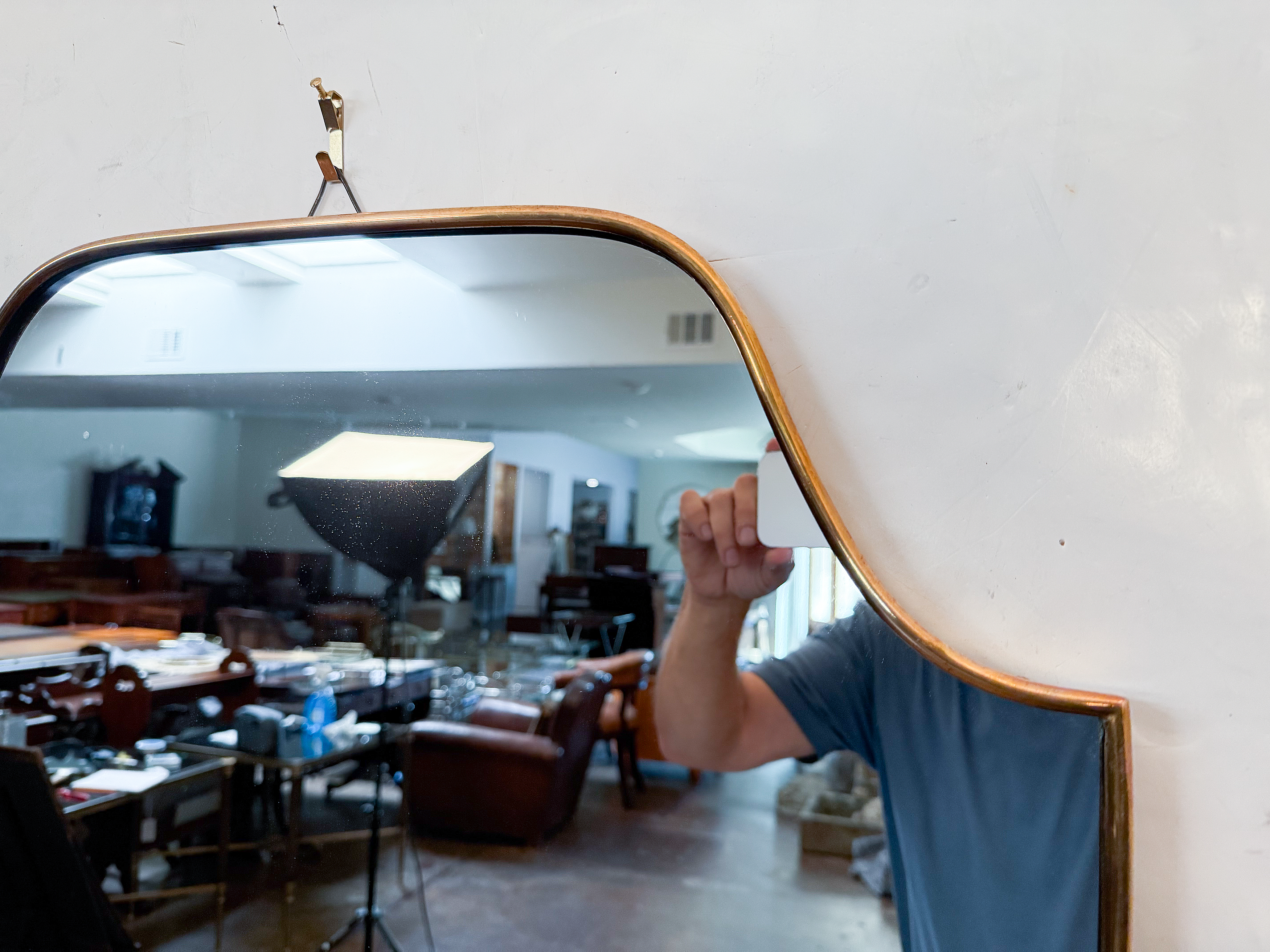 gg250_shield_shaped_wall_mirror_06