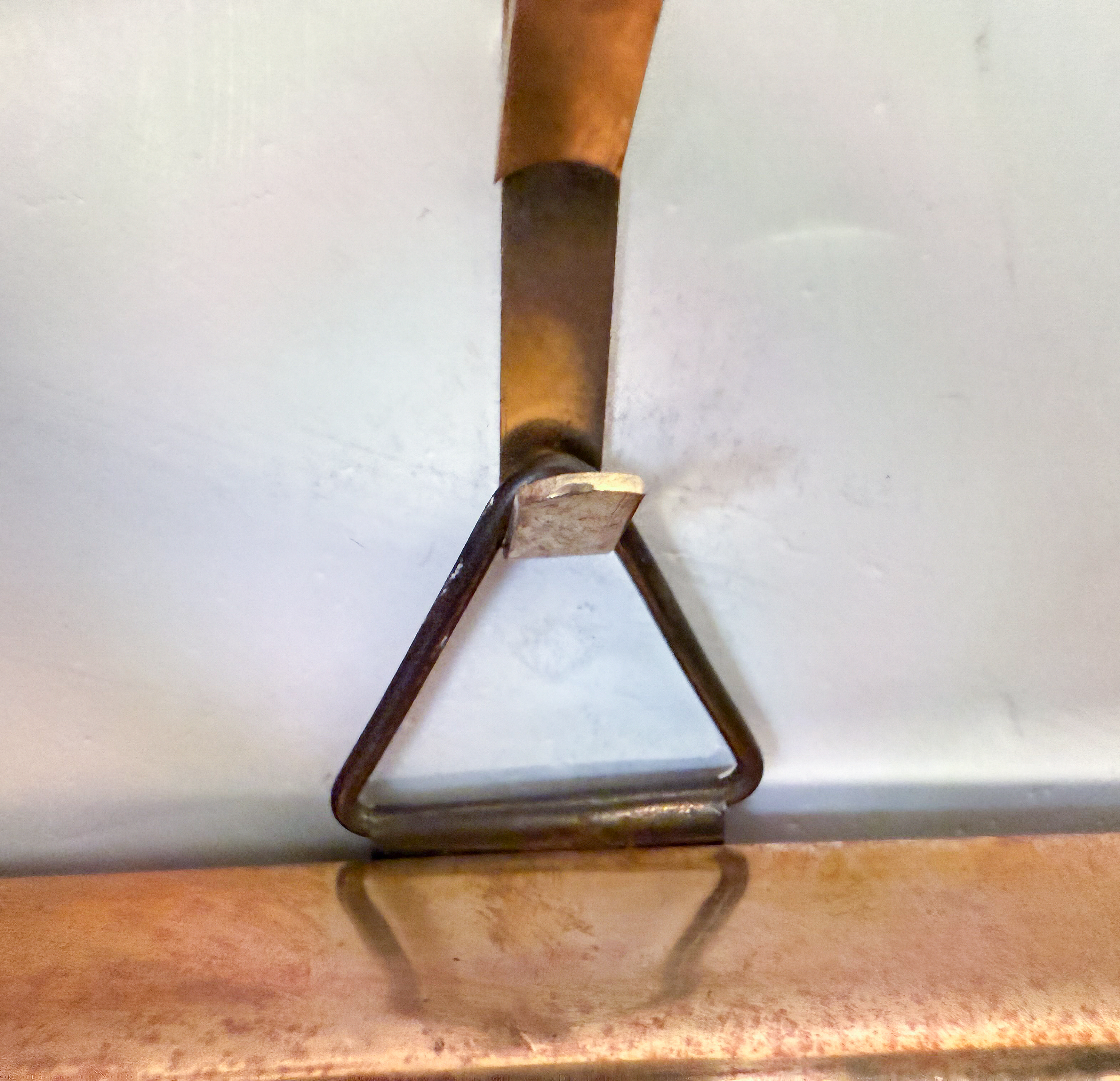 gg250_shield_shaped_wall_mirror_09