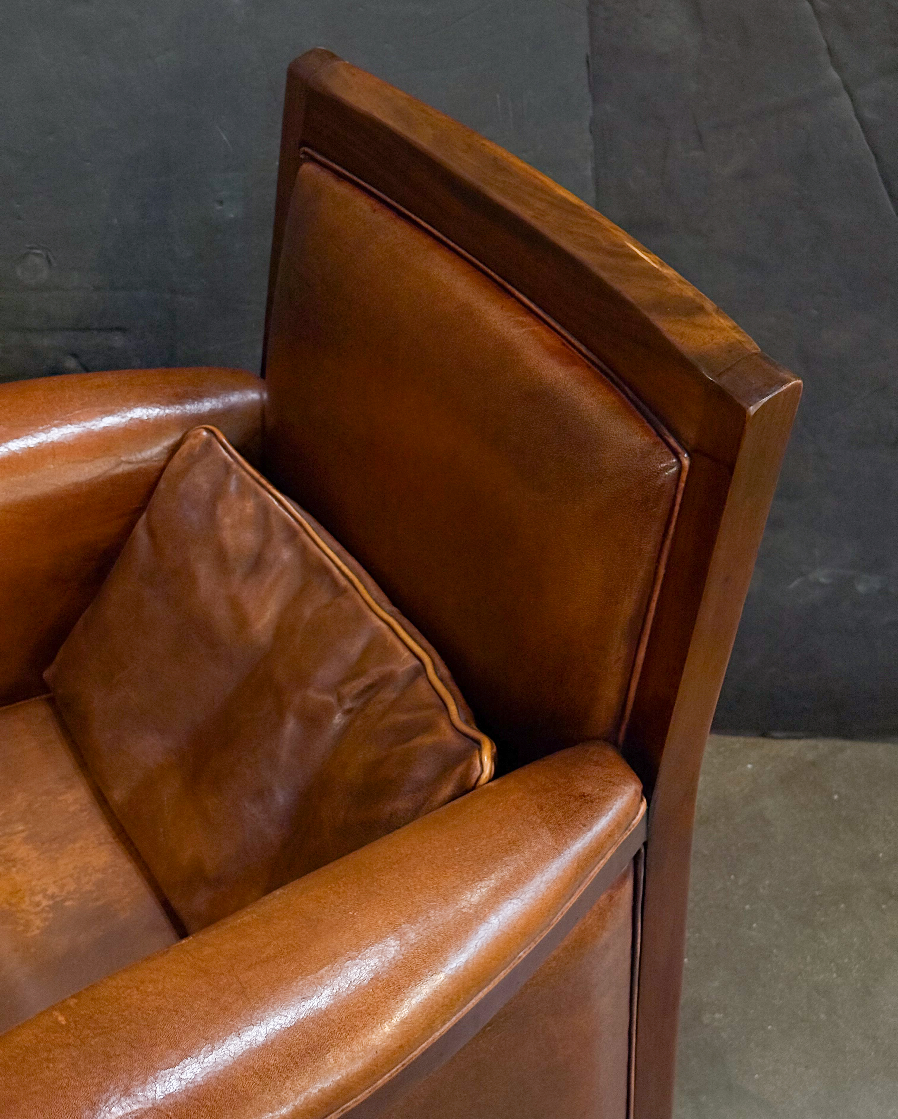 gg254_english_leather_armchair_with_cushion_008