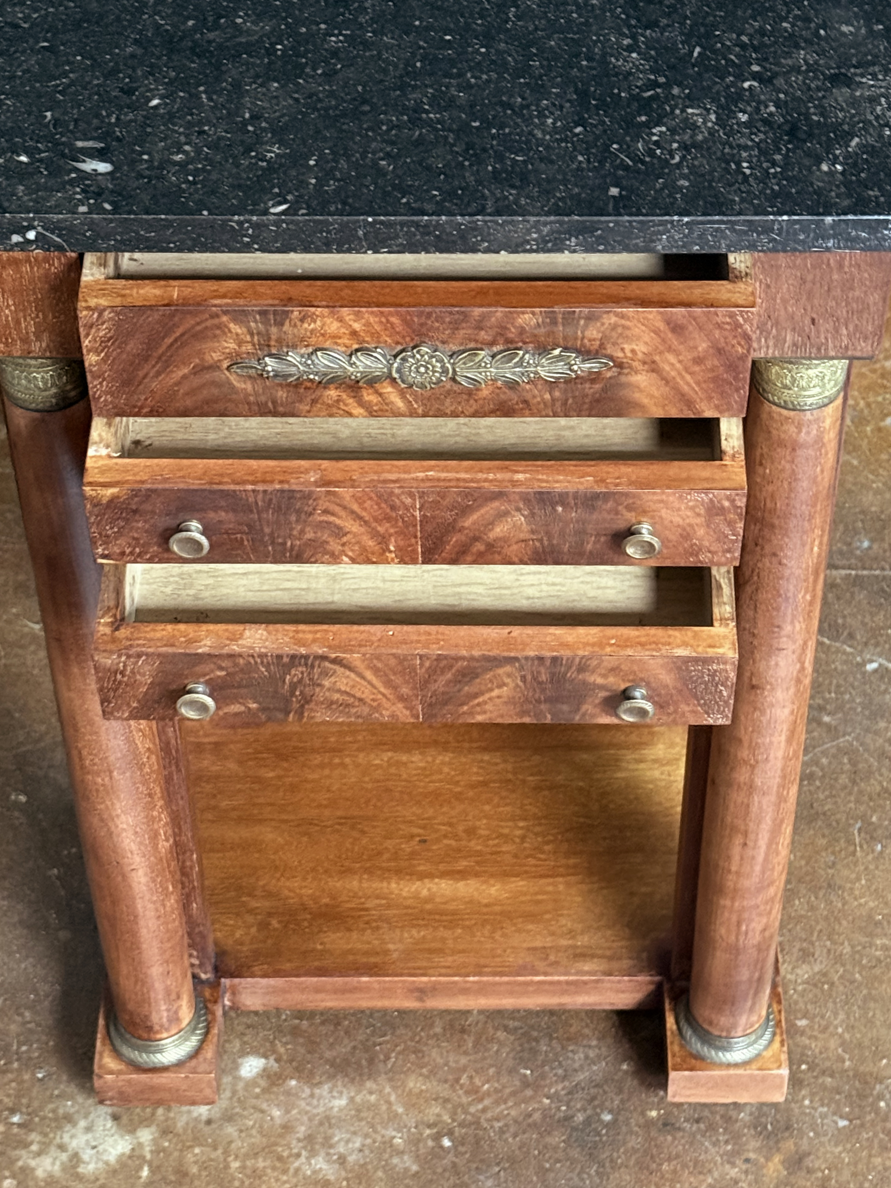 gg306_french_empire_side_table_w_marble_top_3