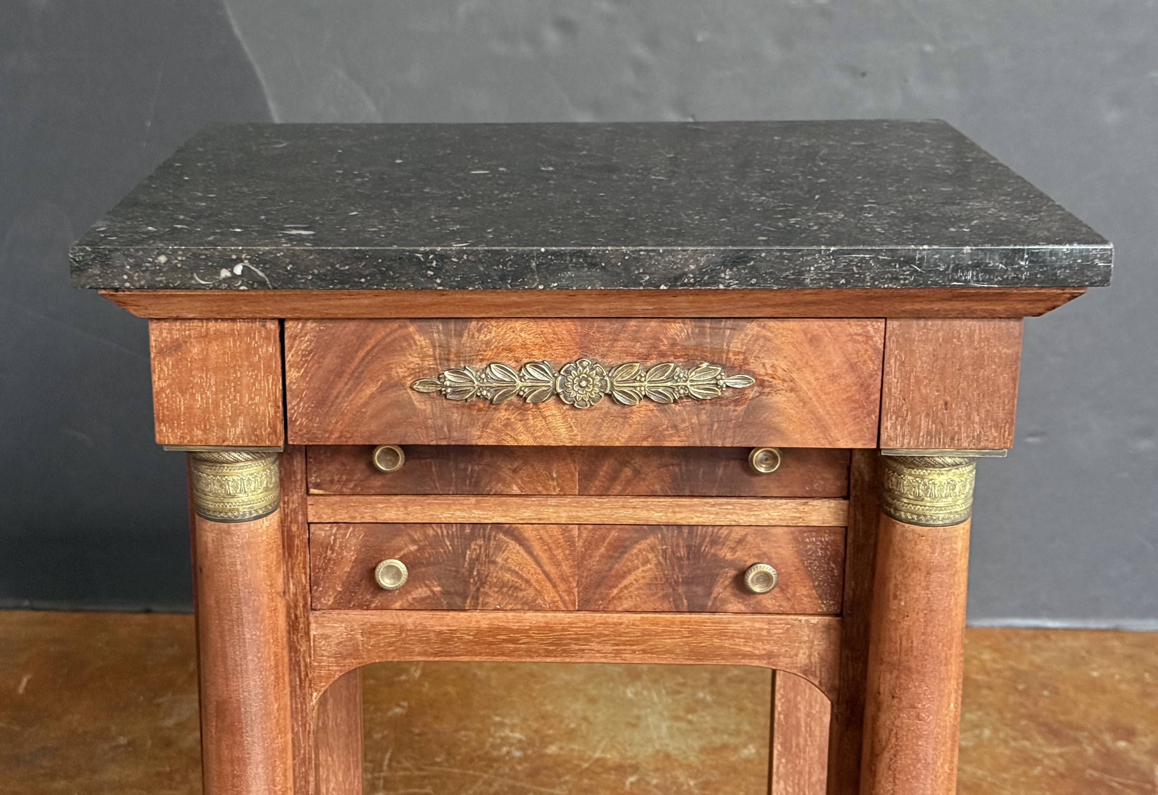 gg306_french_empire_side_table_w_marble_top_4