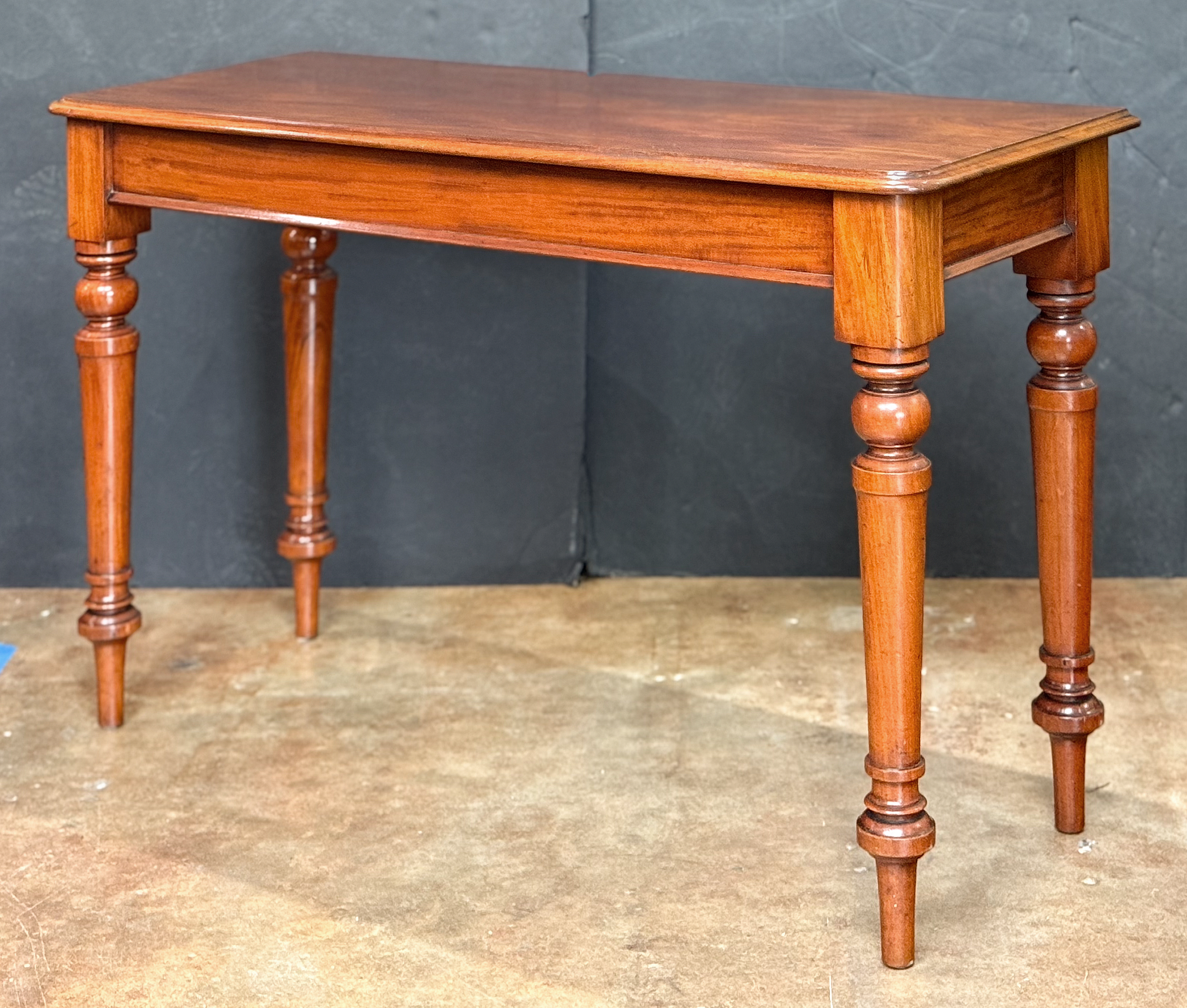 gg501_mahogany_console_002