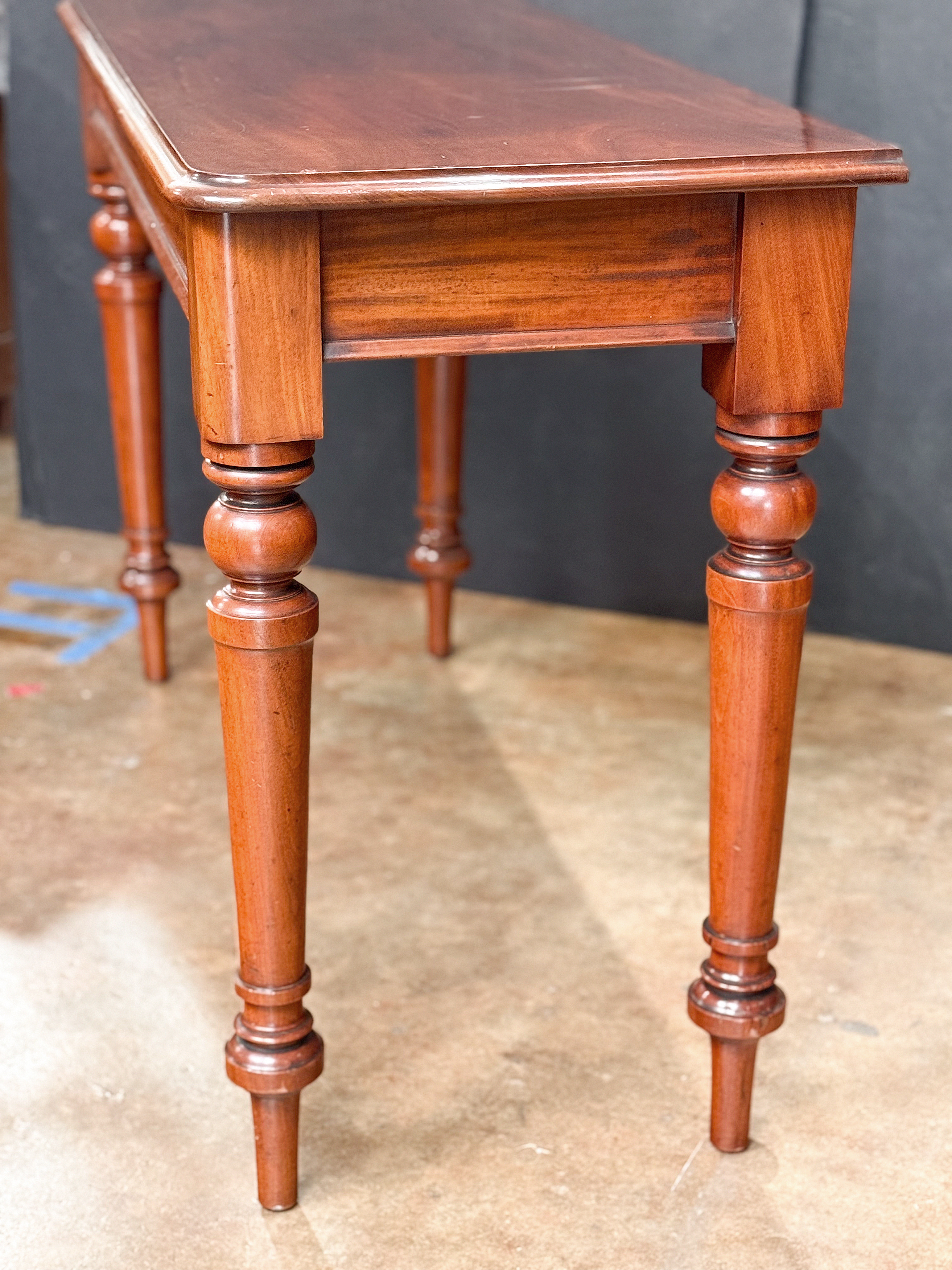 gg501_mahogany_console_003