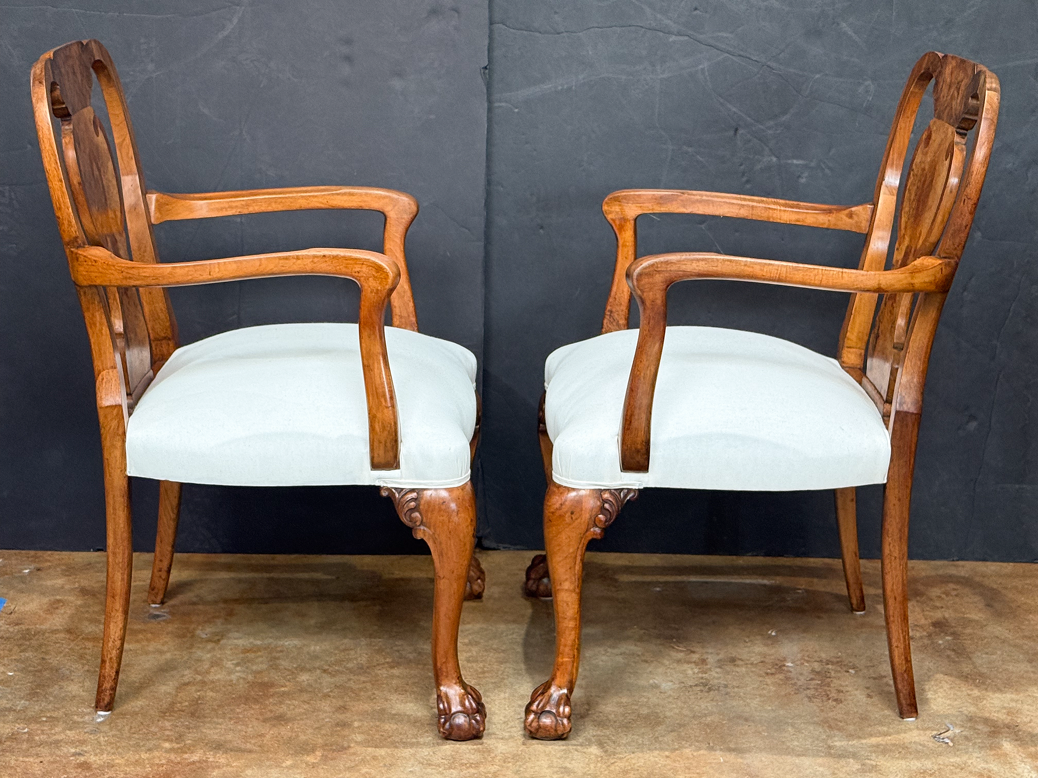 gg506_burl_wood_and_linen_armchairs_009