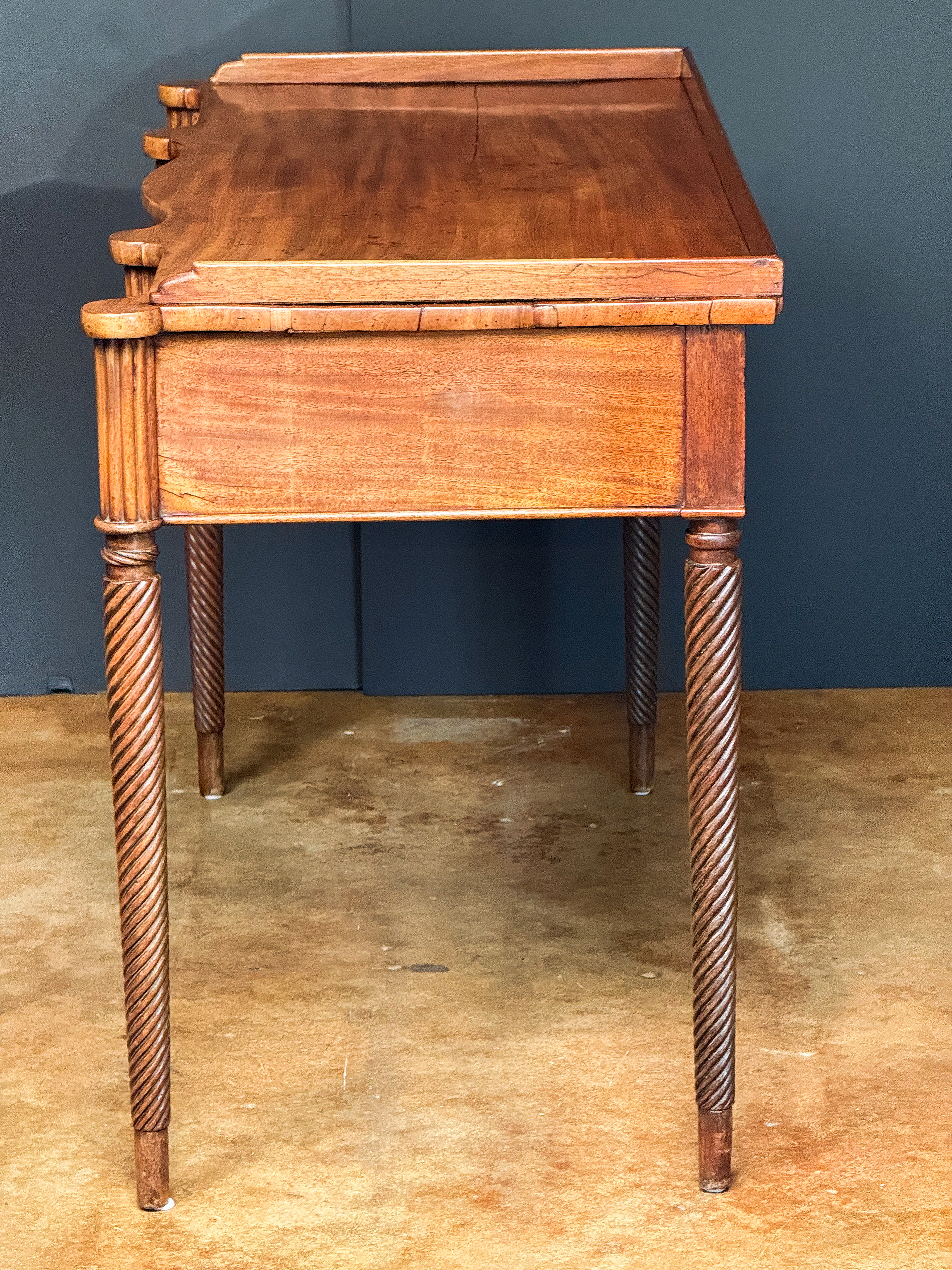 gg512_regency_writing_table_011