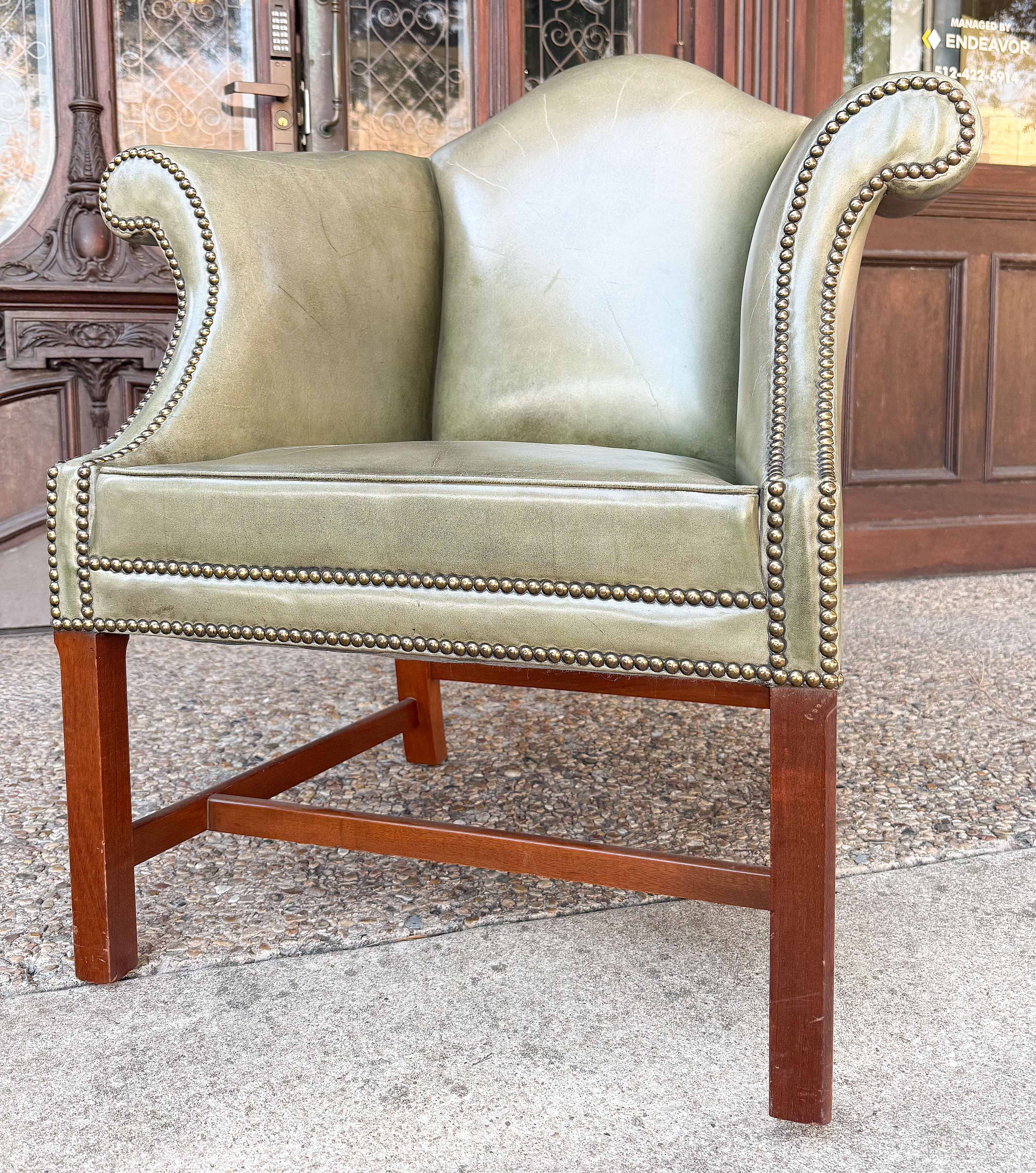 gg575_green_leather_armchair_009