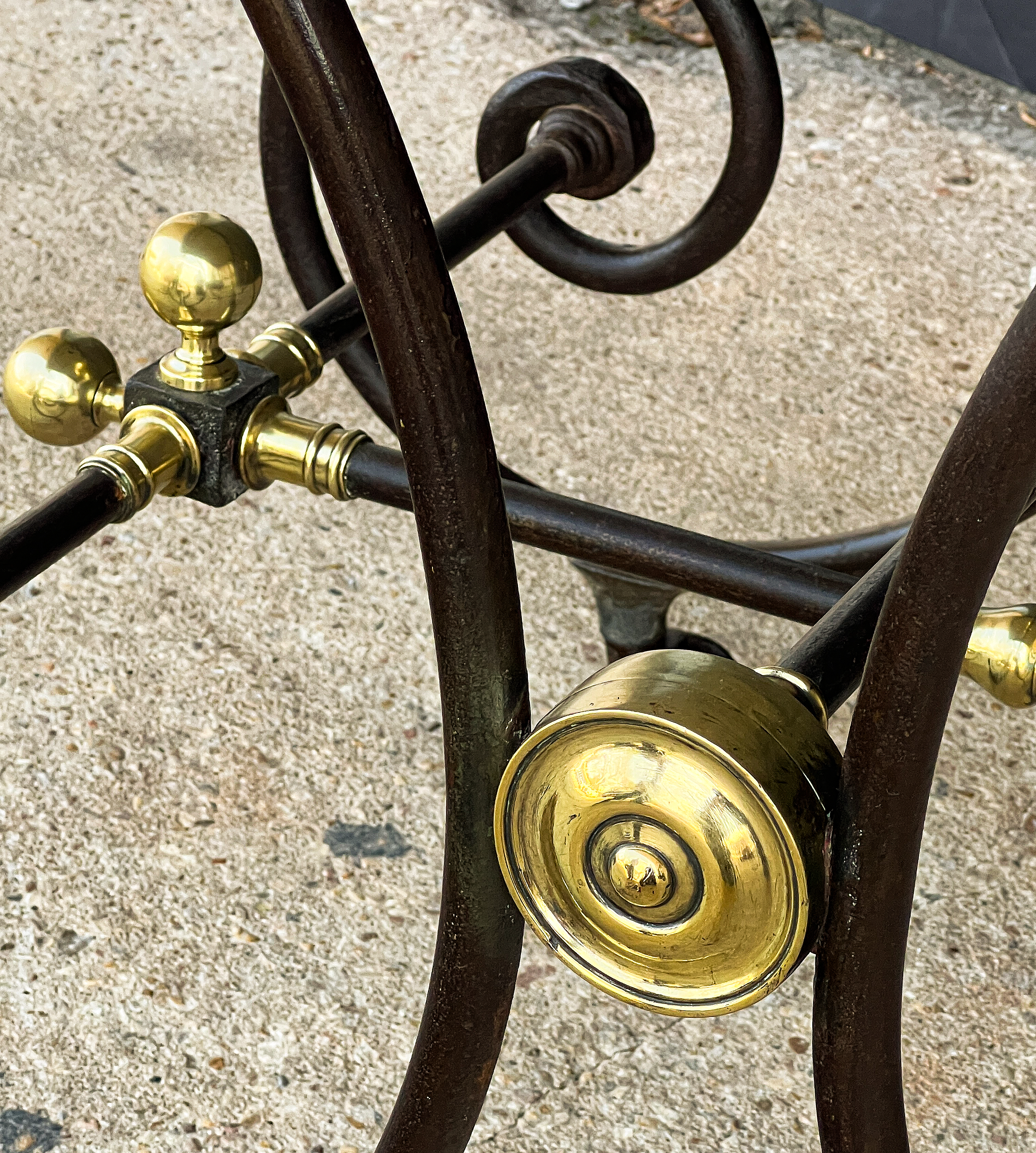 gg623_french_patisserie_table_006