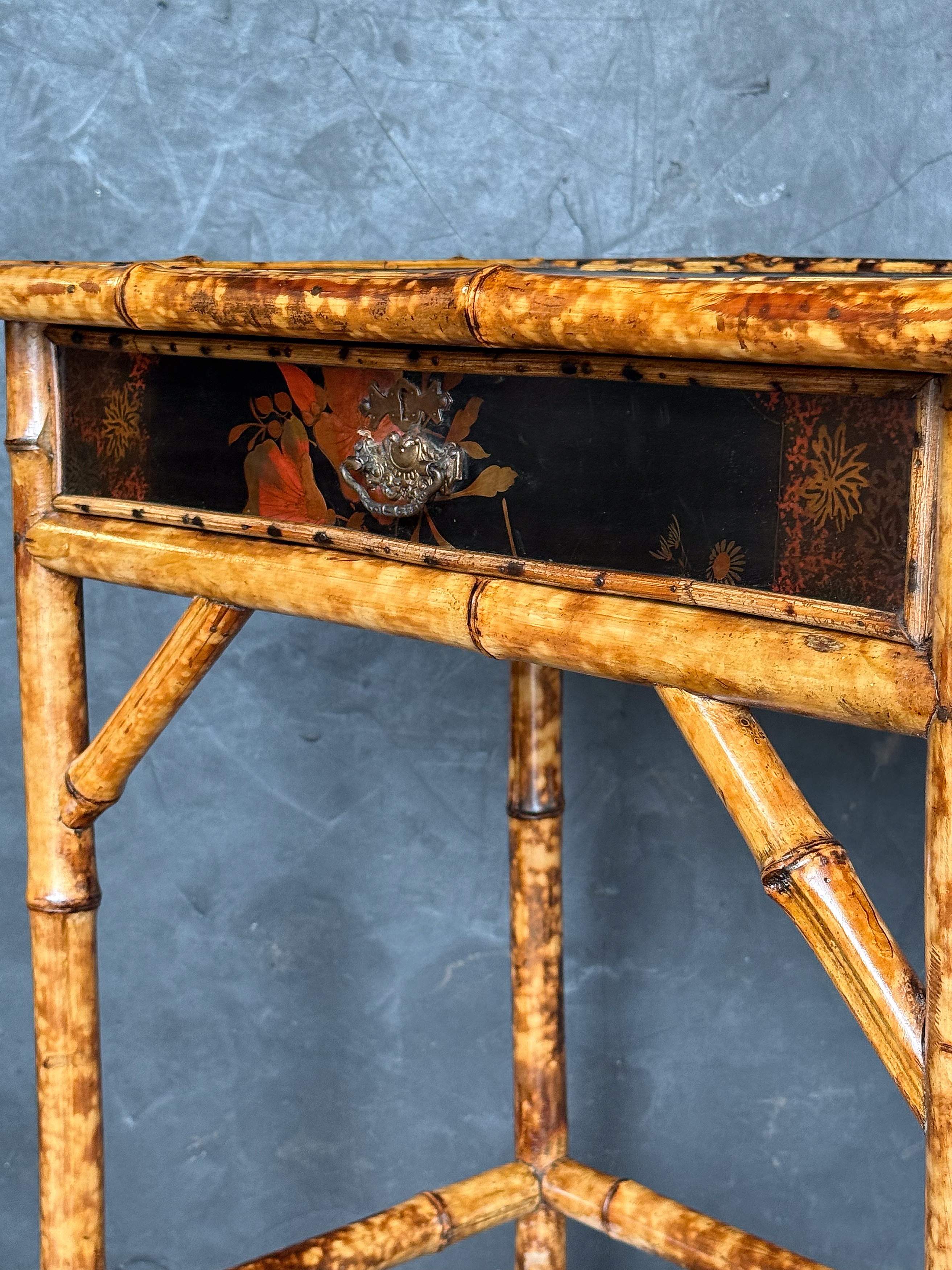 gg625_bamboo_desk_11