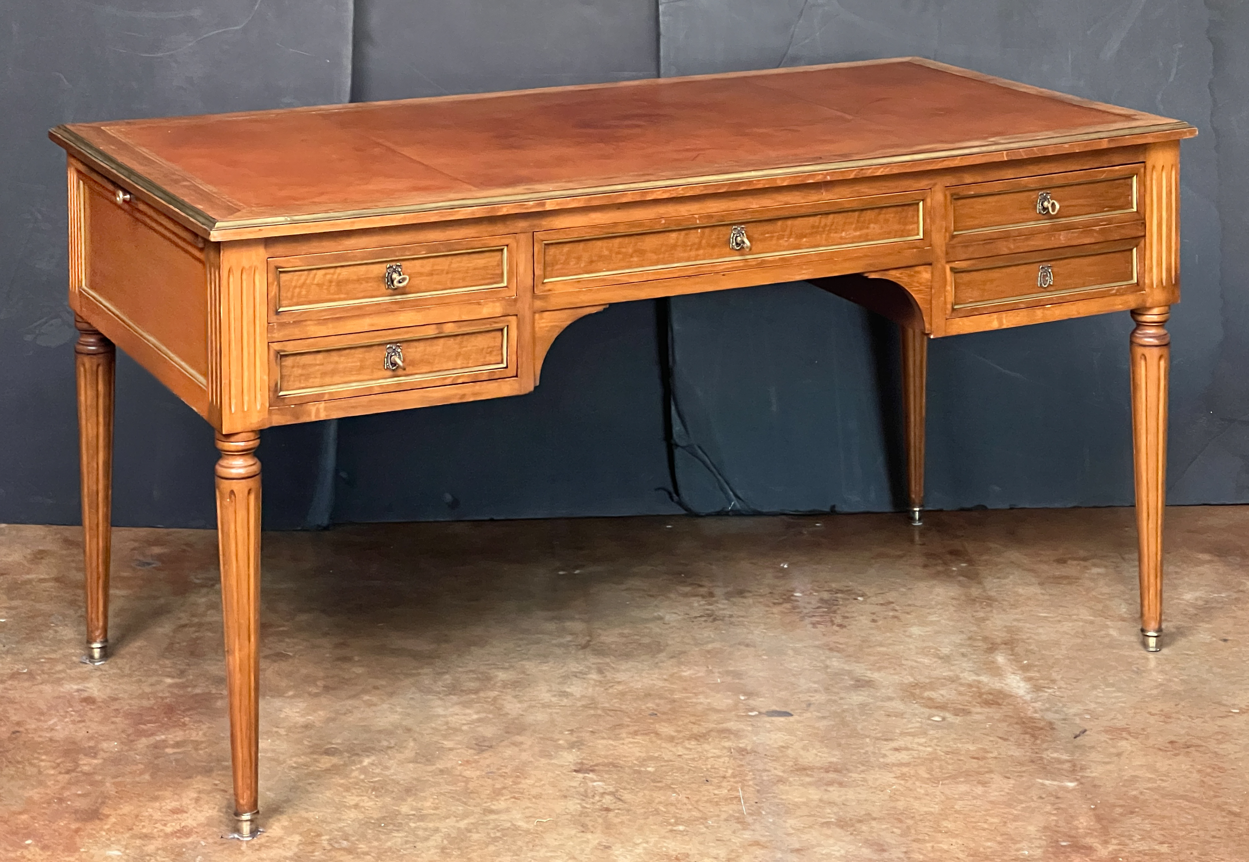 gg630_french_writing_desk_001_1332361736