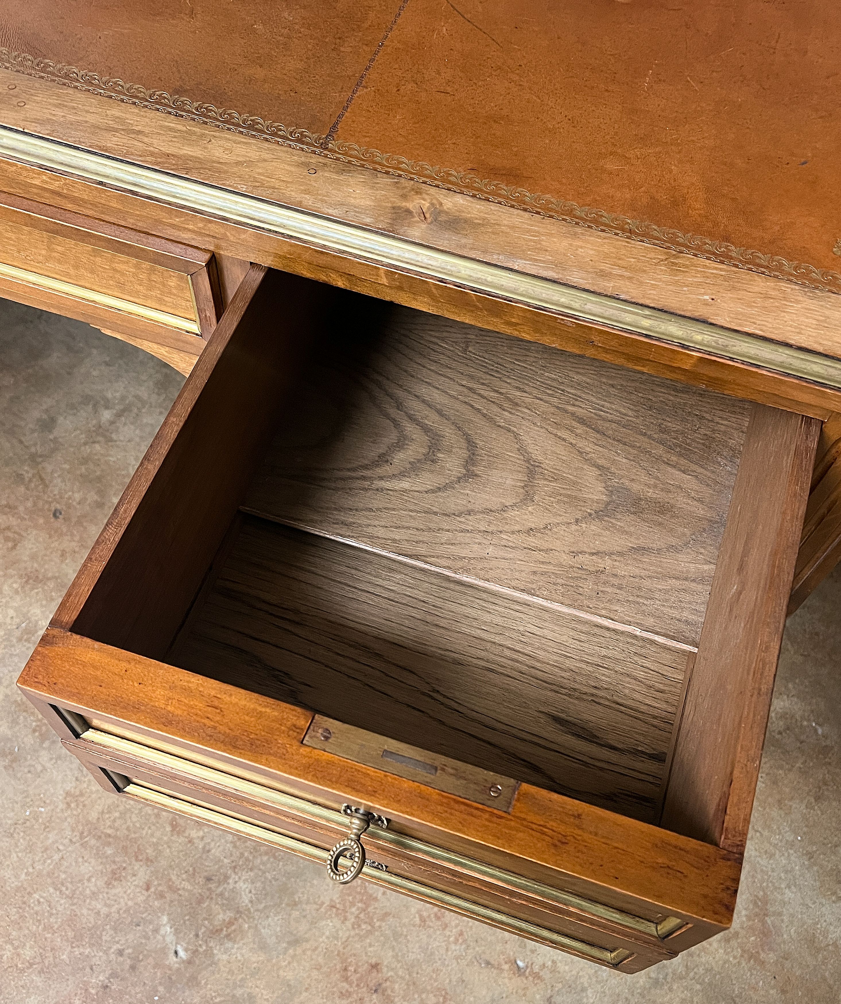 gg630_french_writing_desk_005_57859088