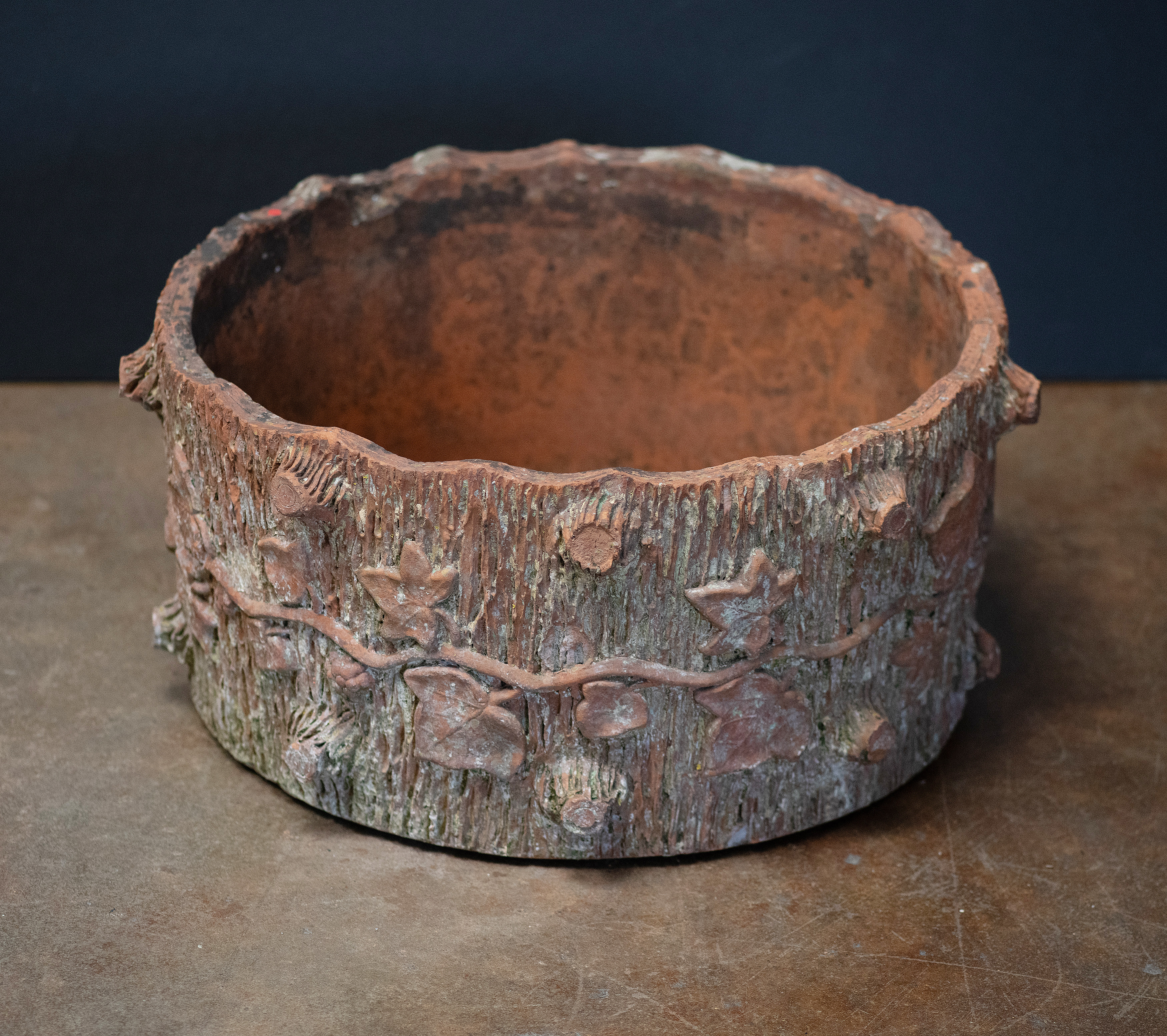 gg631_faux_bois_terra_cotta_planter_001_l_e_a_d