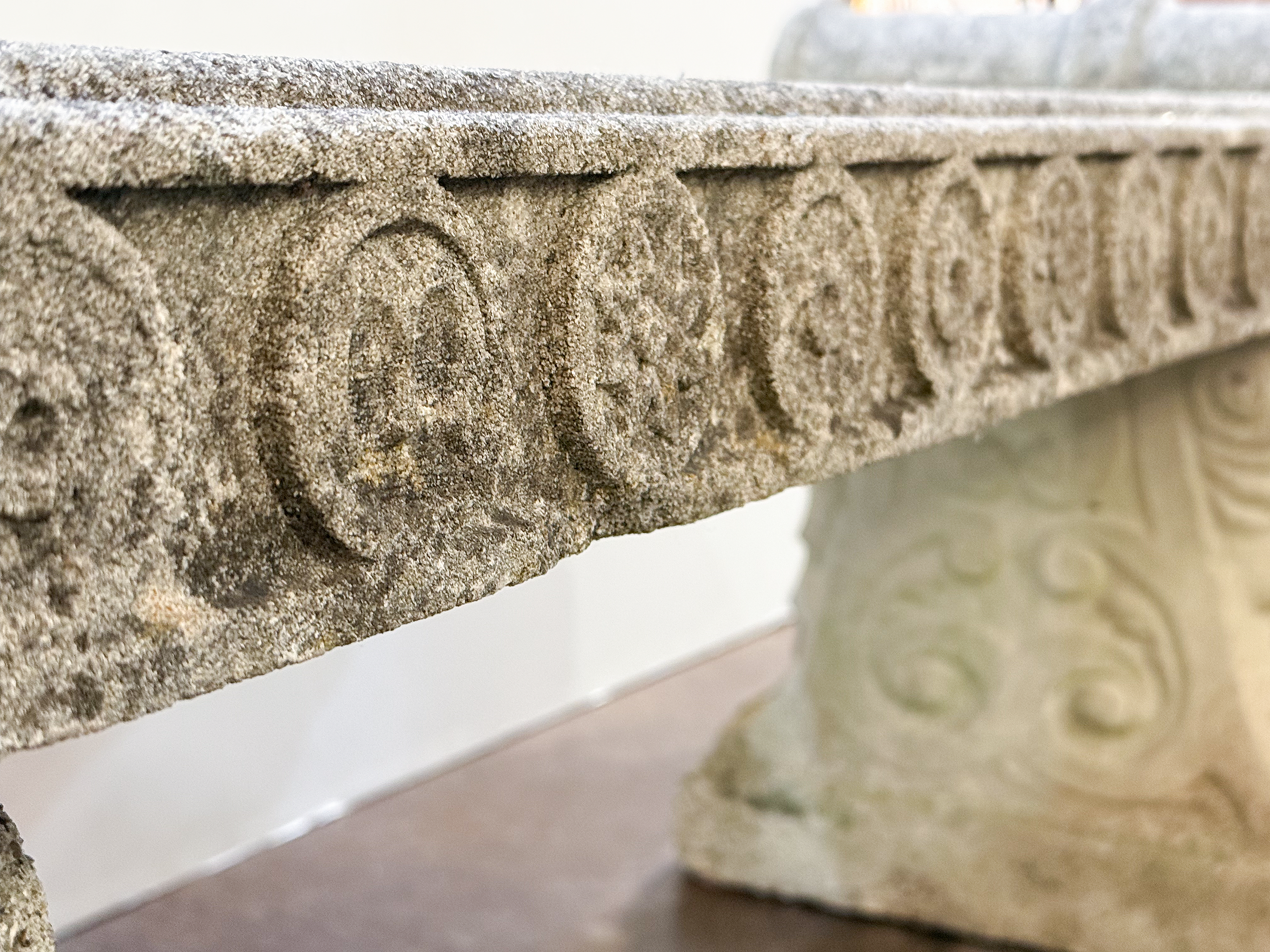 gg661_large_english_stone_bench_007