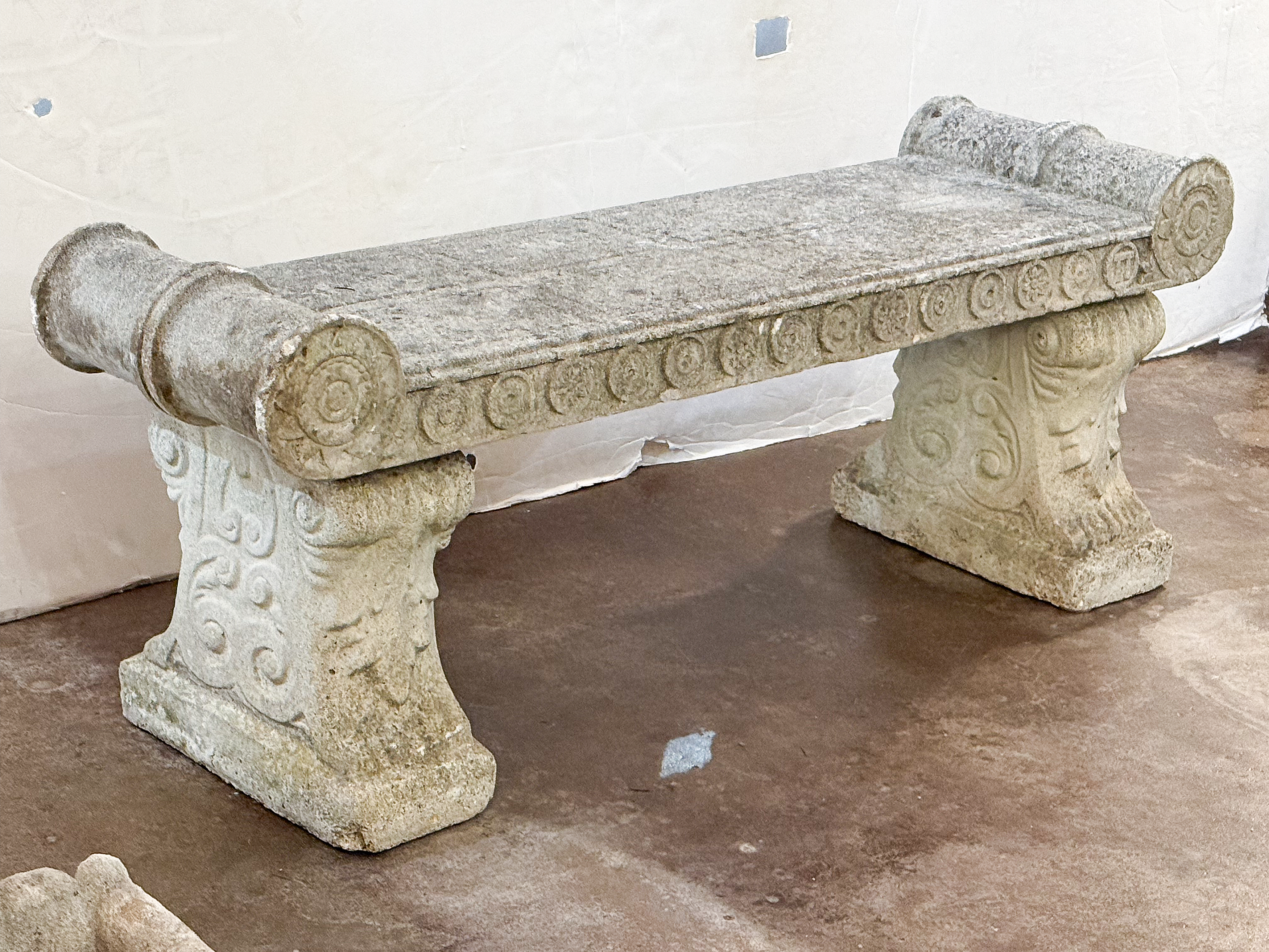 gg661_large_english_stone_bench_014_l_e_a_d