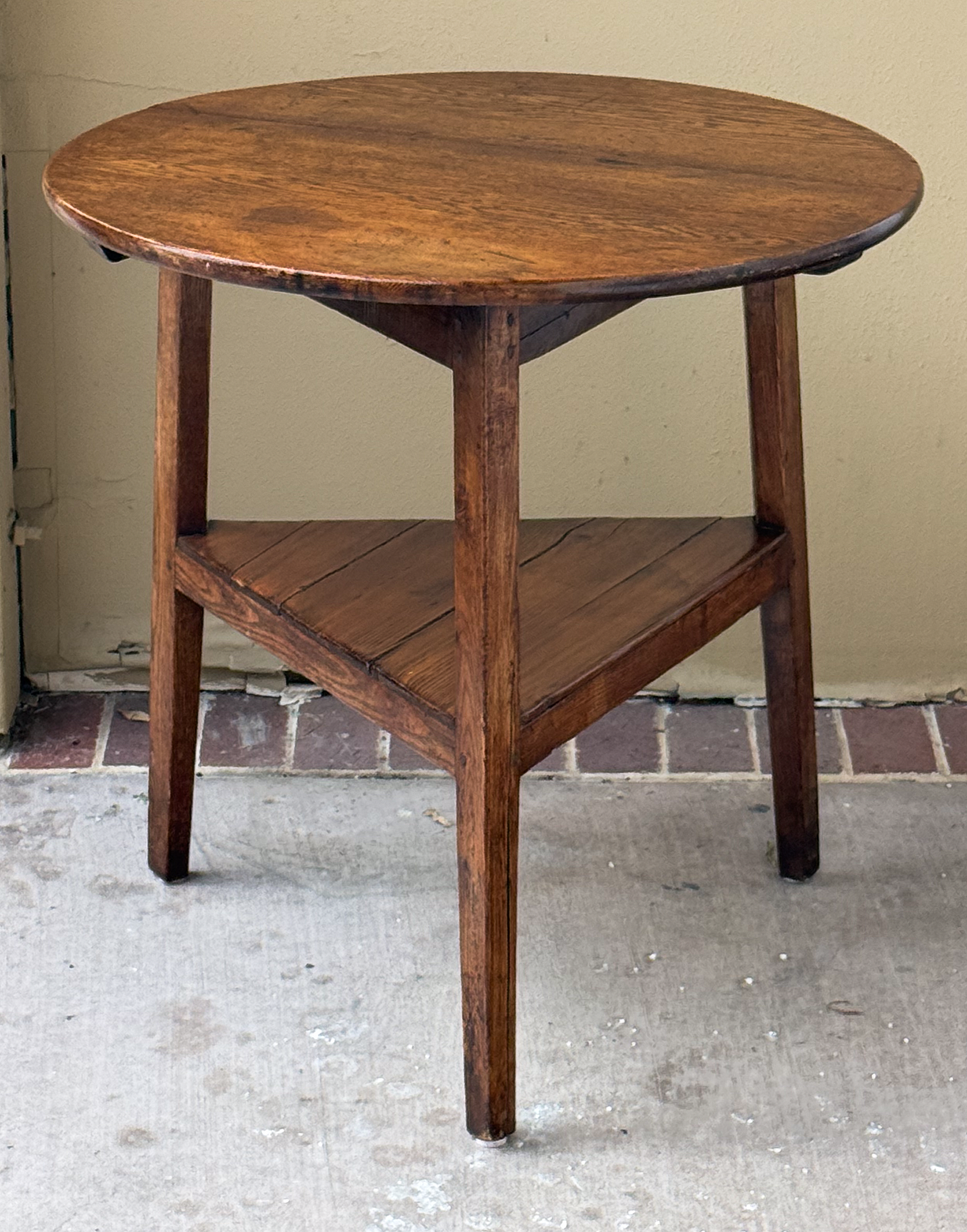 gg665_english_large_cricket_table_001
