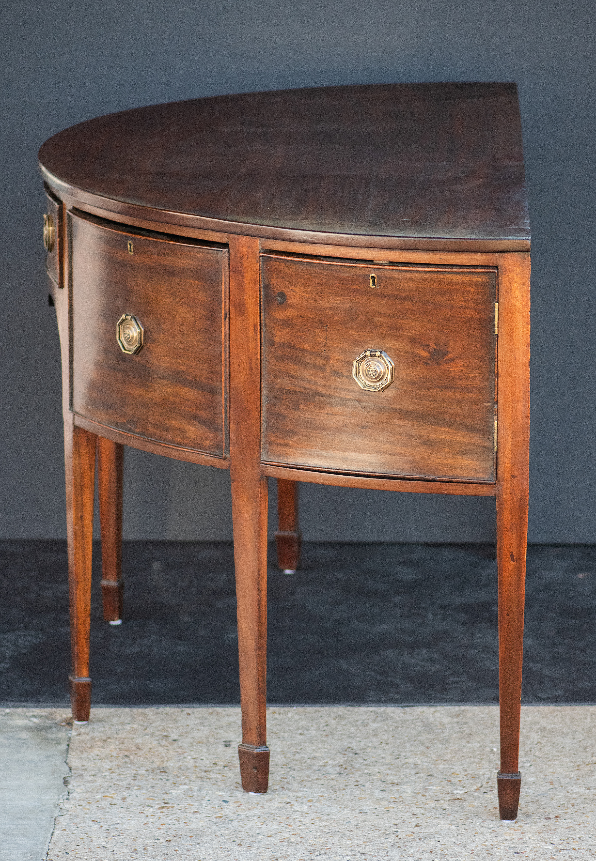 gg700_mahogany_demilune_sideboard_005