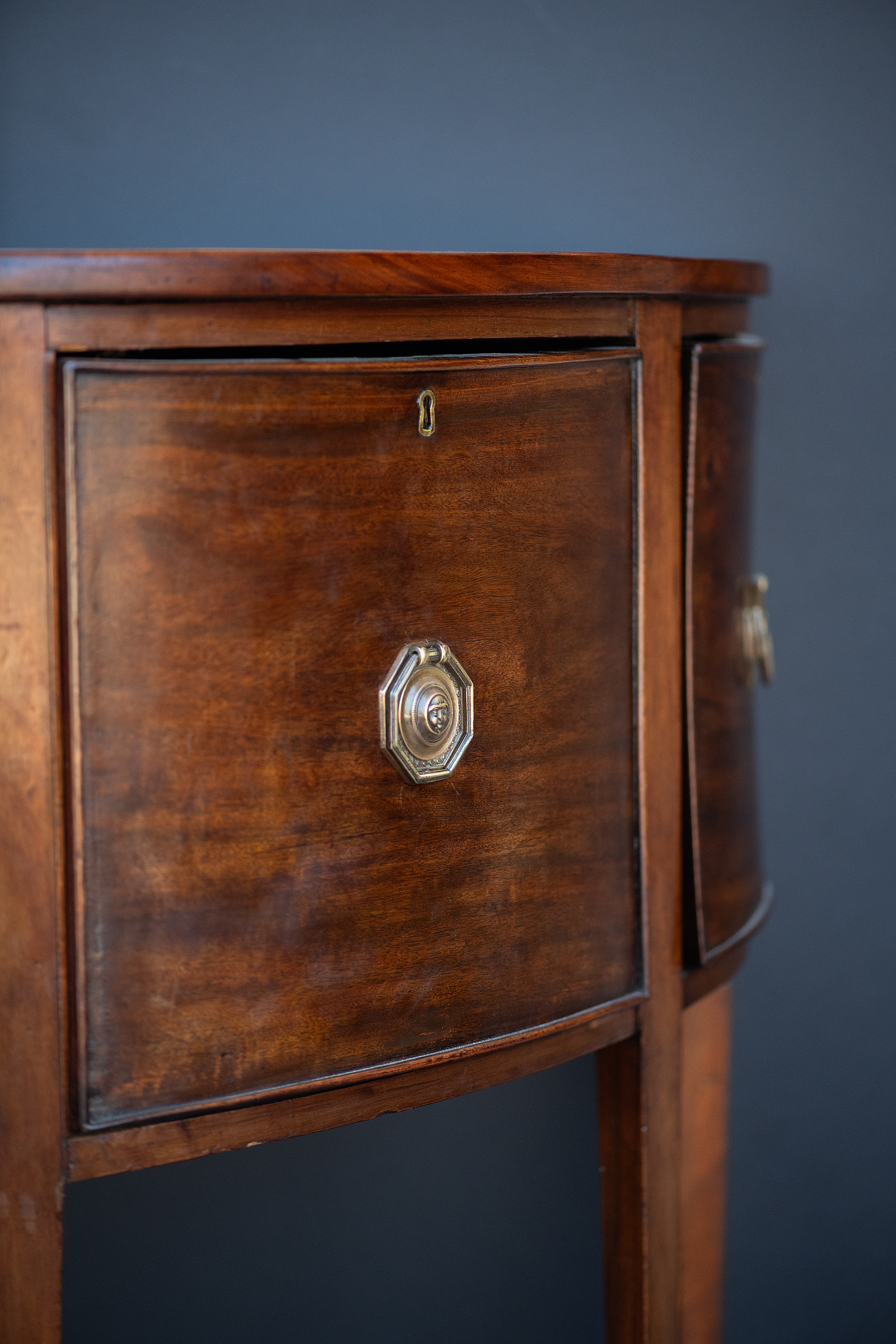 gg700_mahogany_demilune_sideboard_007