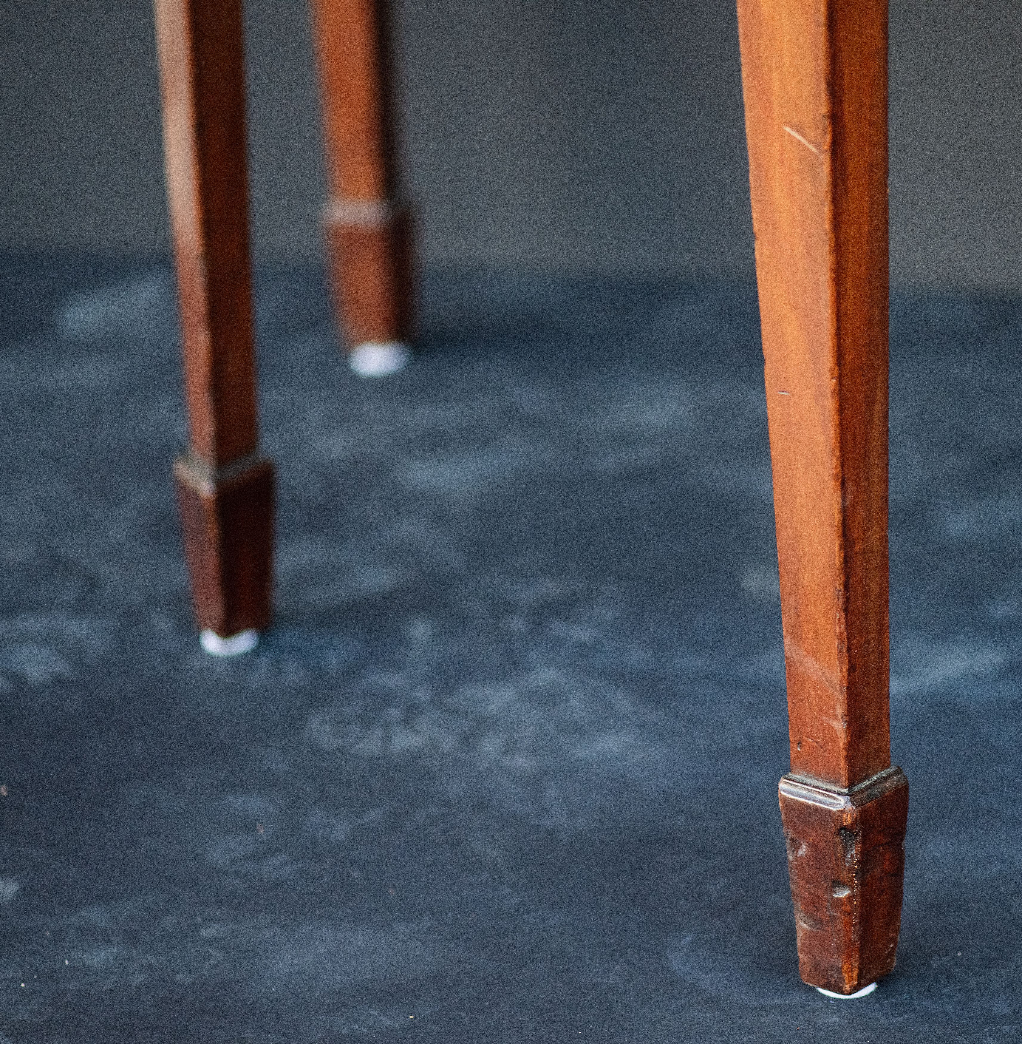 gg700_mahogany_demilune_sideboard_009